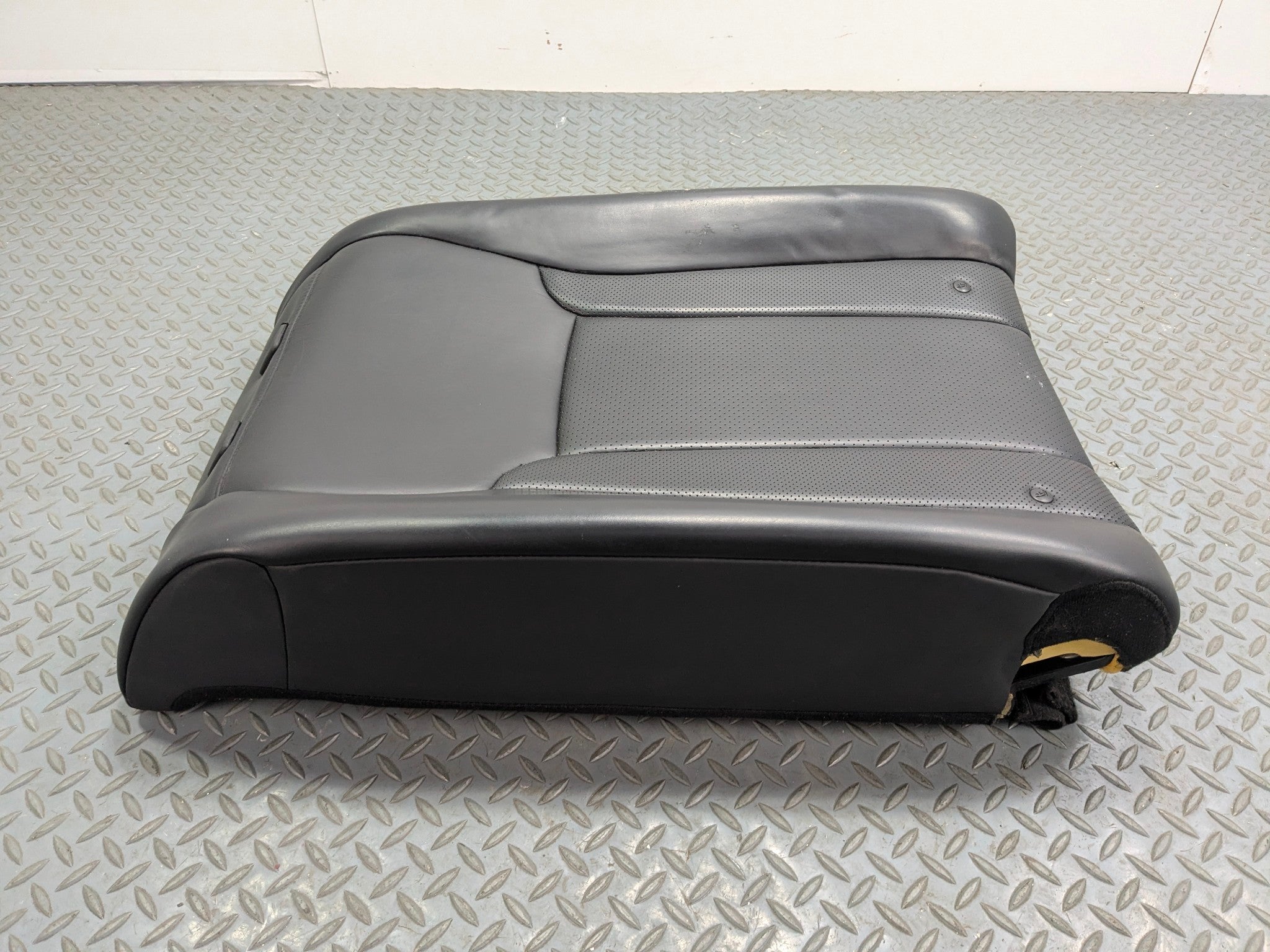 2012 - 2014 HYUNDAI AZERA OEM REAR LEFT UPPER SEAT CUSHION DRIVER SIDE BLACK