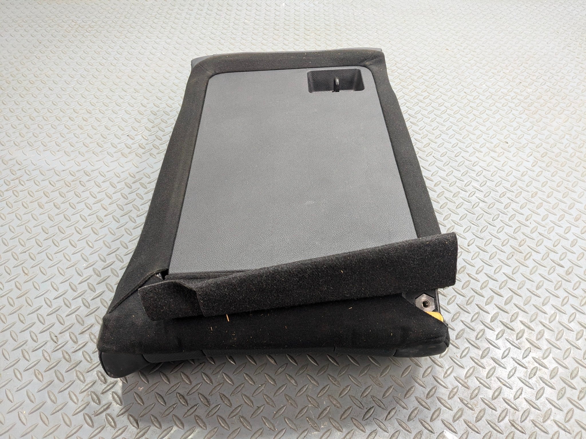 2012 - 2014 HYUNDAI AZERA OEM REAR LEFT UPPER SEAT CUSHION DRIVER SIDE BLACK
