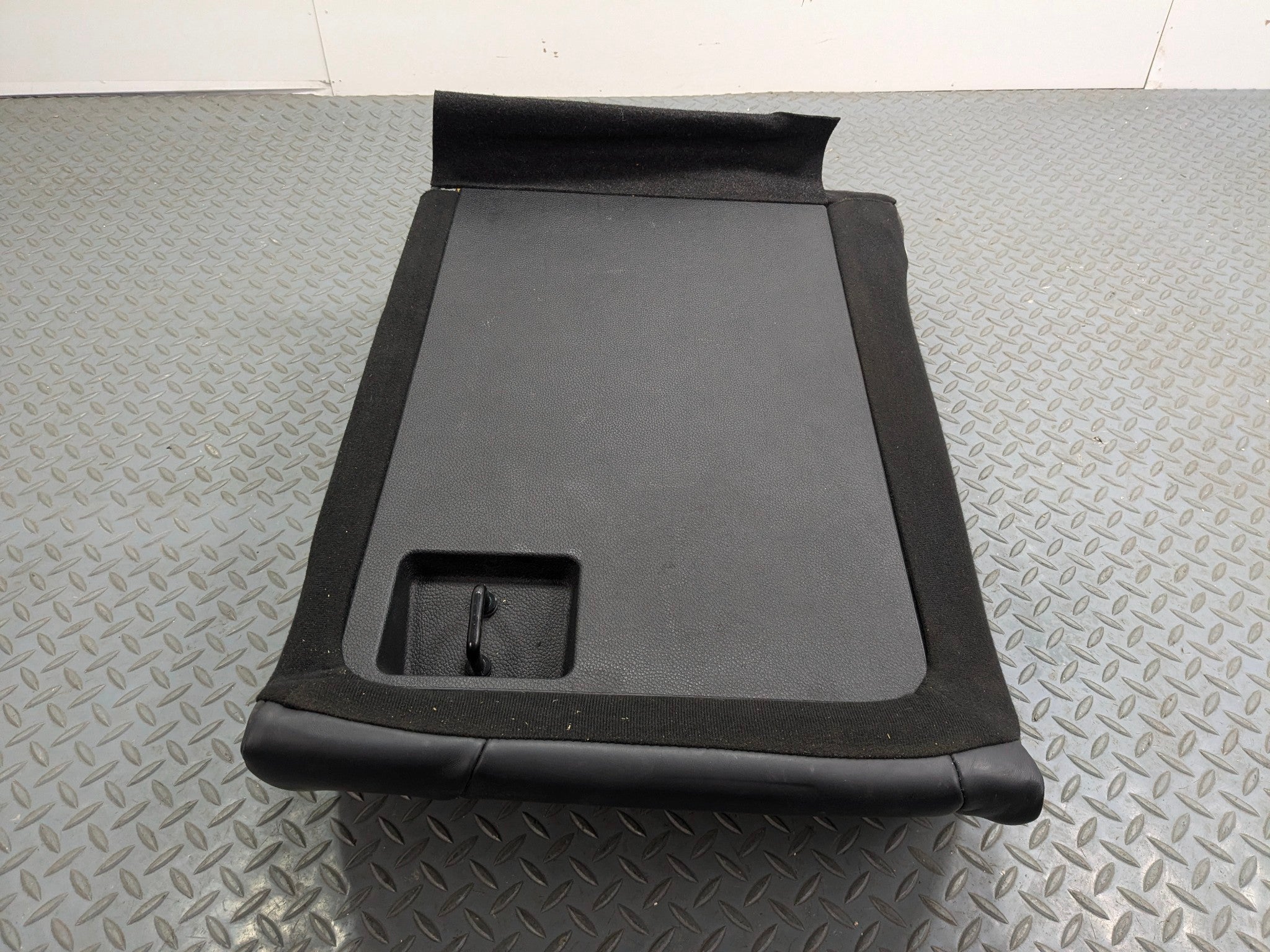 2012 - 2014 HYUNDAI AZERA OEM REAR LEFT UPPER SEAT CUSHION DRIVER SIDE BLACK