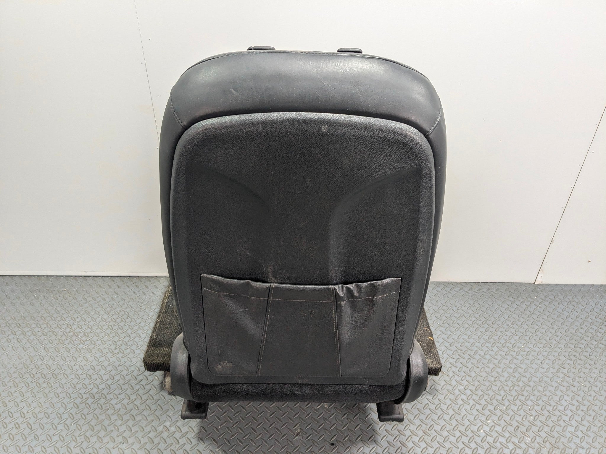 2012 - 2014 HYUNDAI AZERA OEM DRIVER SIDE SEAT ASSEMBLY LEATHER FRONT LEFT