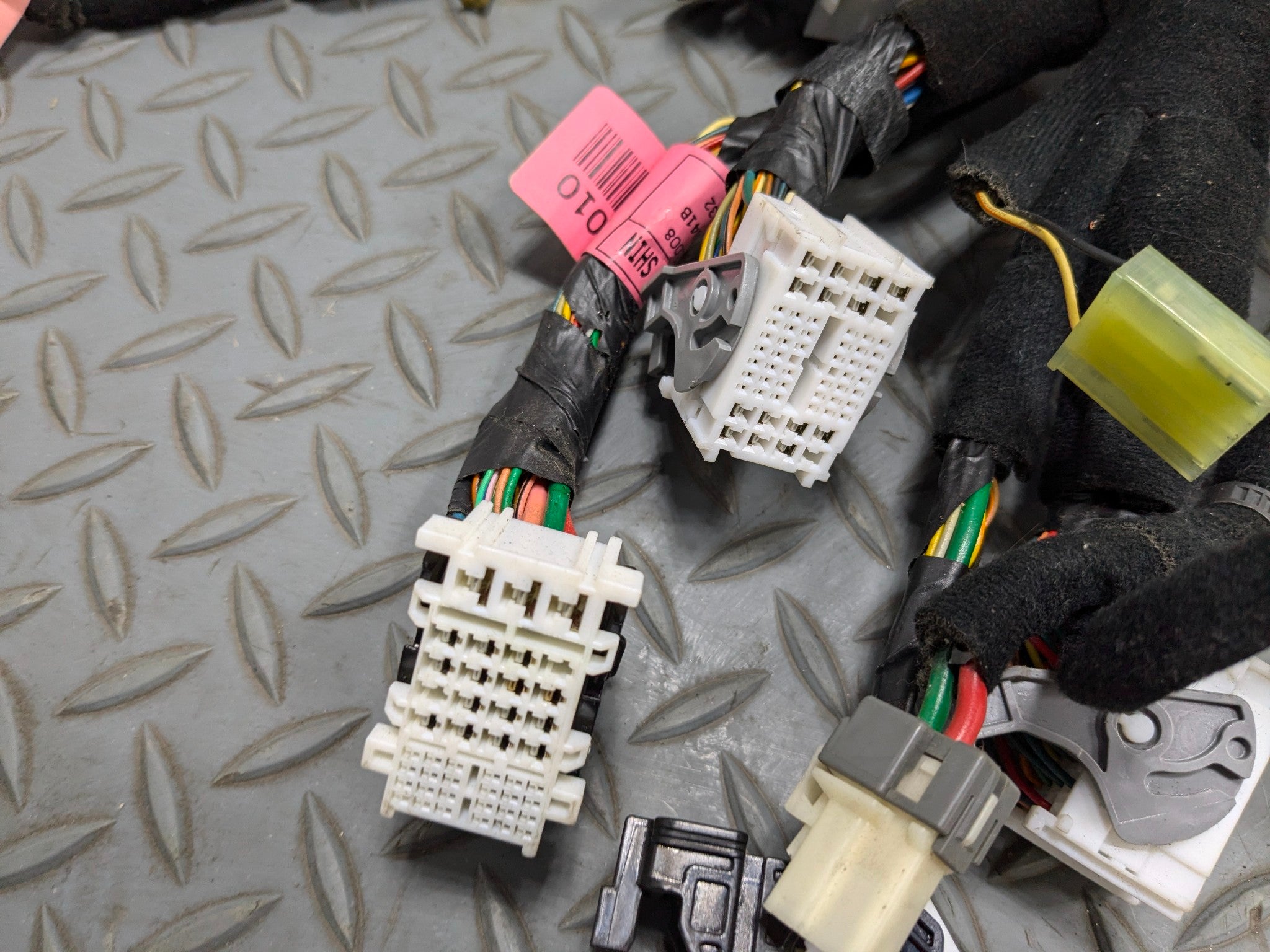 2012 - 2014 OEM HYUNDAI AZERA BODY WIRE HARNESS INTERIOR CABLE AND CONNECTOR