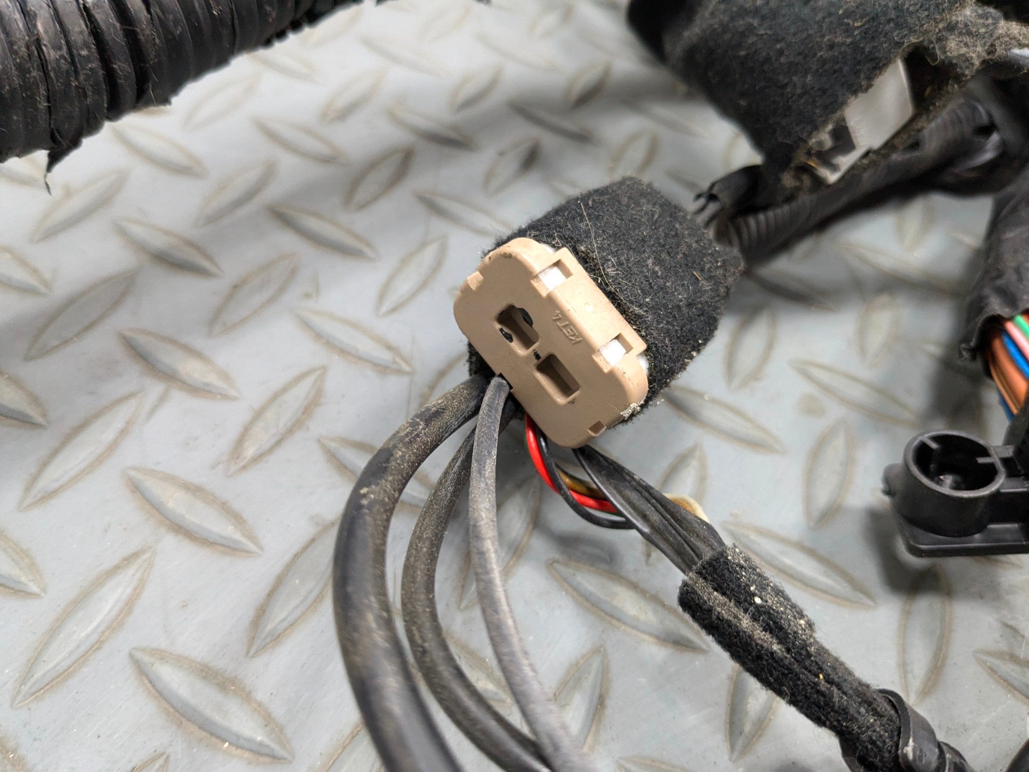 2012 - 2014 HYUNDAI AZERA OEM HOOD WIRE HARNESS INTERIOR CABLE AND CONNECTOR