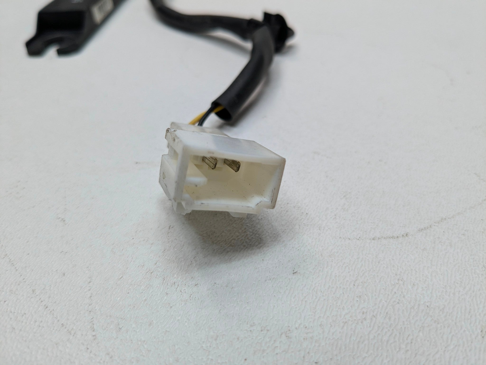 2012 - 2014 HYUNDAI AZERA OEM KEYLESS ENTRY SYSTEM ANTENNA MODULE