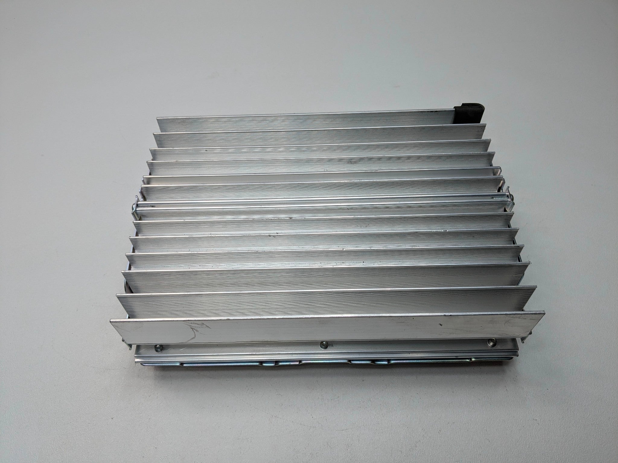 2012 - 2014 HYUNDAI AZERA OEM AUDIO AND RADIO SYSTEM AMPLIFIER EQUIPMENT
