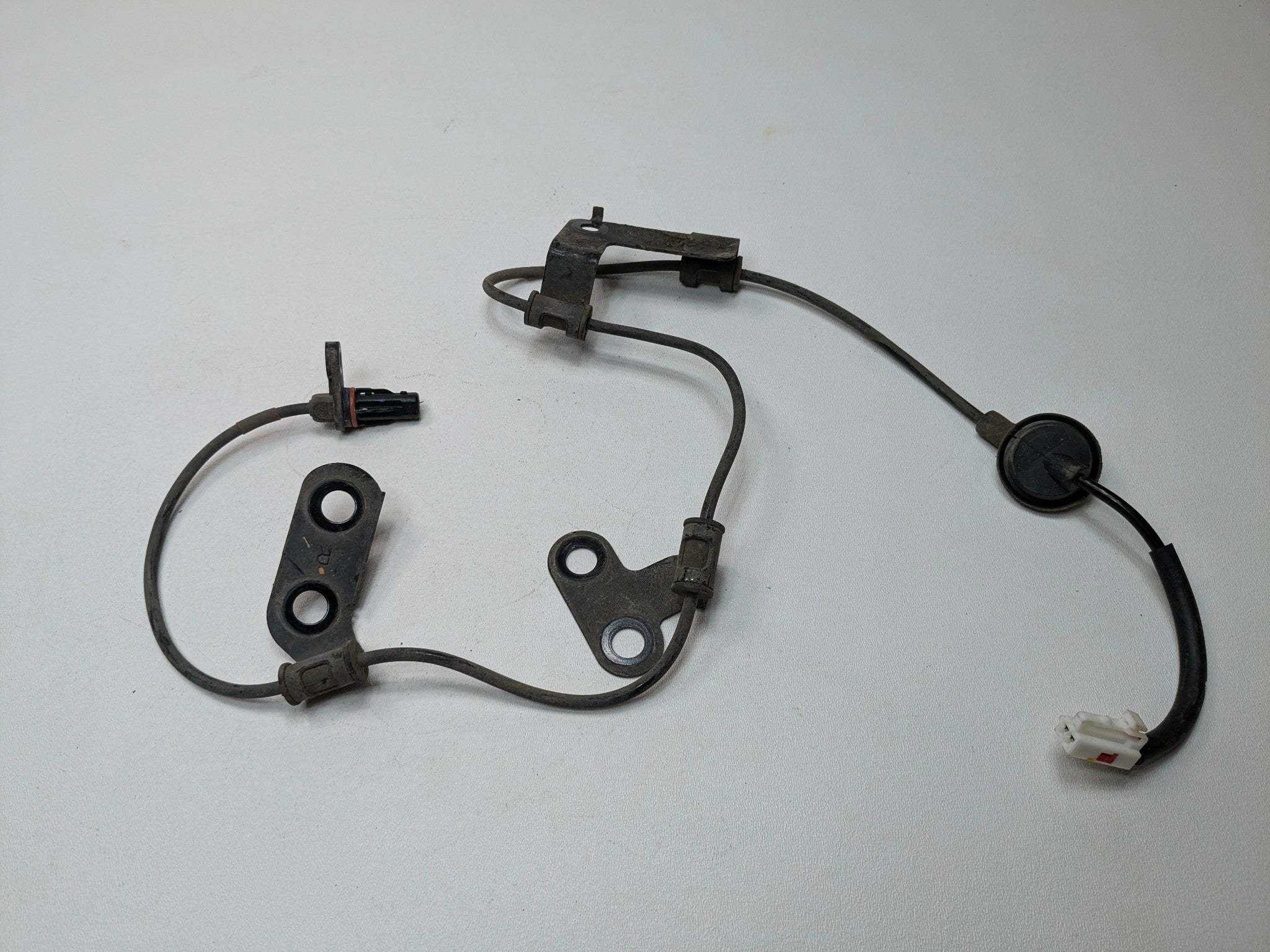 2012 - 2014 HYUNDAI AZERA OEM ABS WHEEL SPEED SENSOR REAR RIGHT PASSENGER SIDE