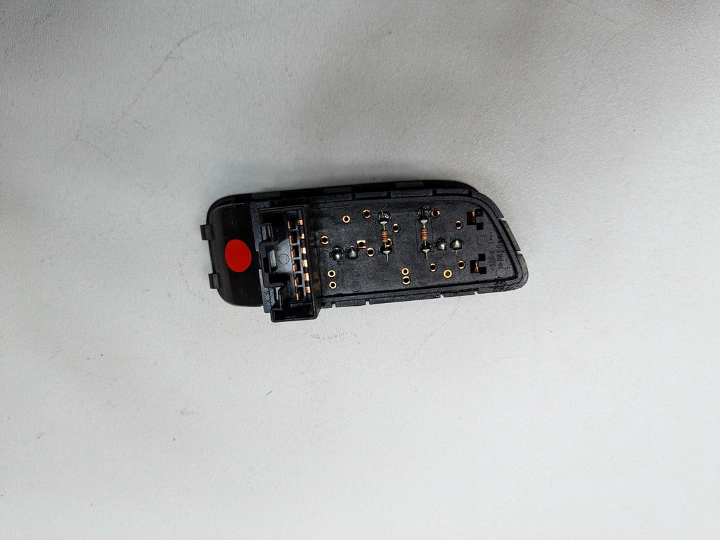 2012 - 2014 HYUNDAI AZERA OEM REAR TRUNK FUEL DOOR OPEN SWITCH