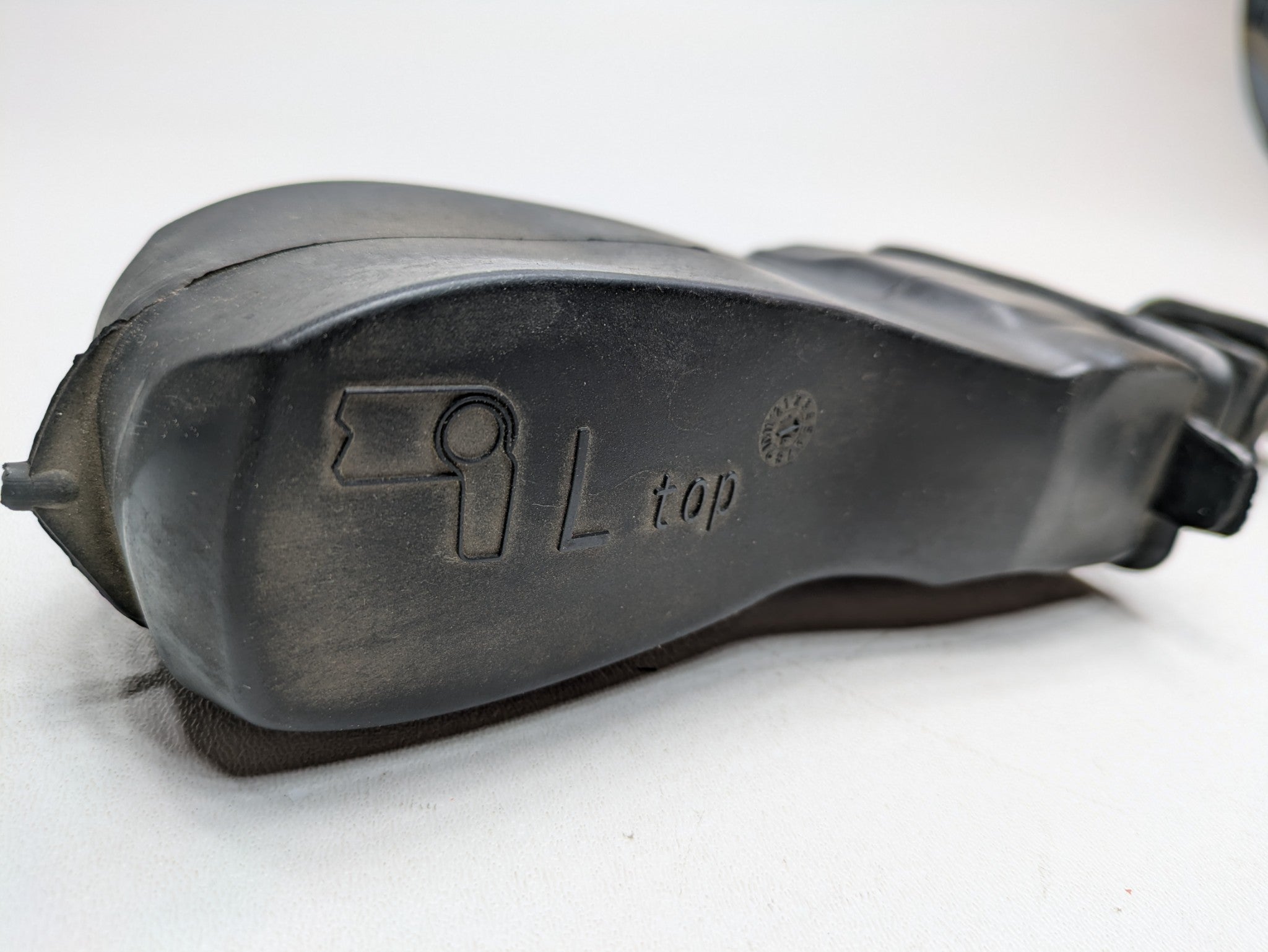 10 - 15 VOLKSWAGEN PASSAT OEM DOOR STOPPER CHECK STRAP FRONT LEFT DRIVER SIDE