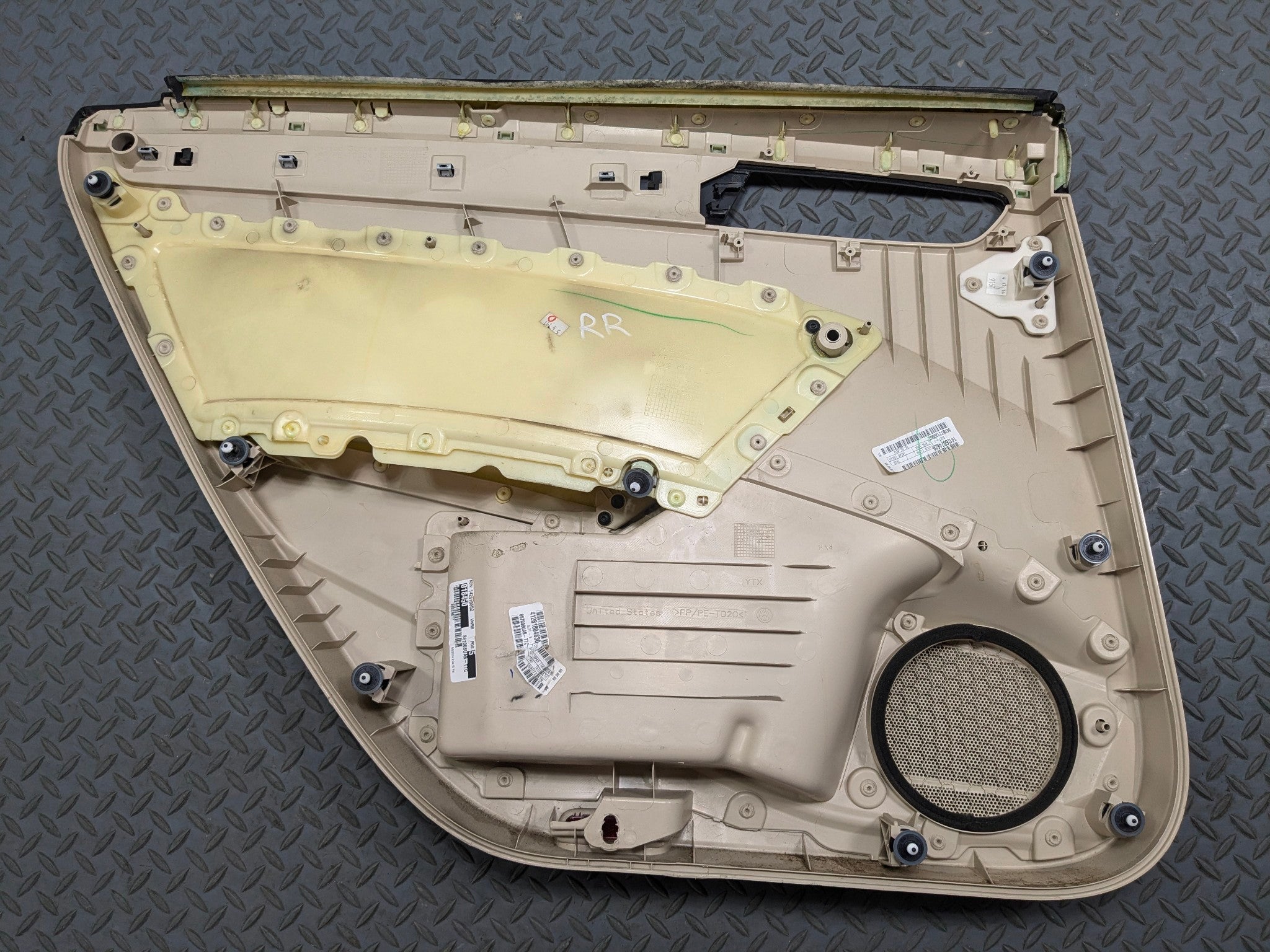 10 - 15 VOLKSWAGEN PASSAT OEM INTERIOR DOOR TRIM PANEL REAR RIGHT PASSENGER SIDE