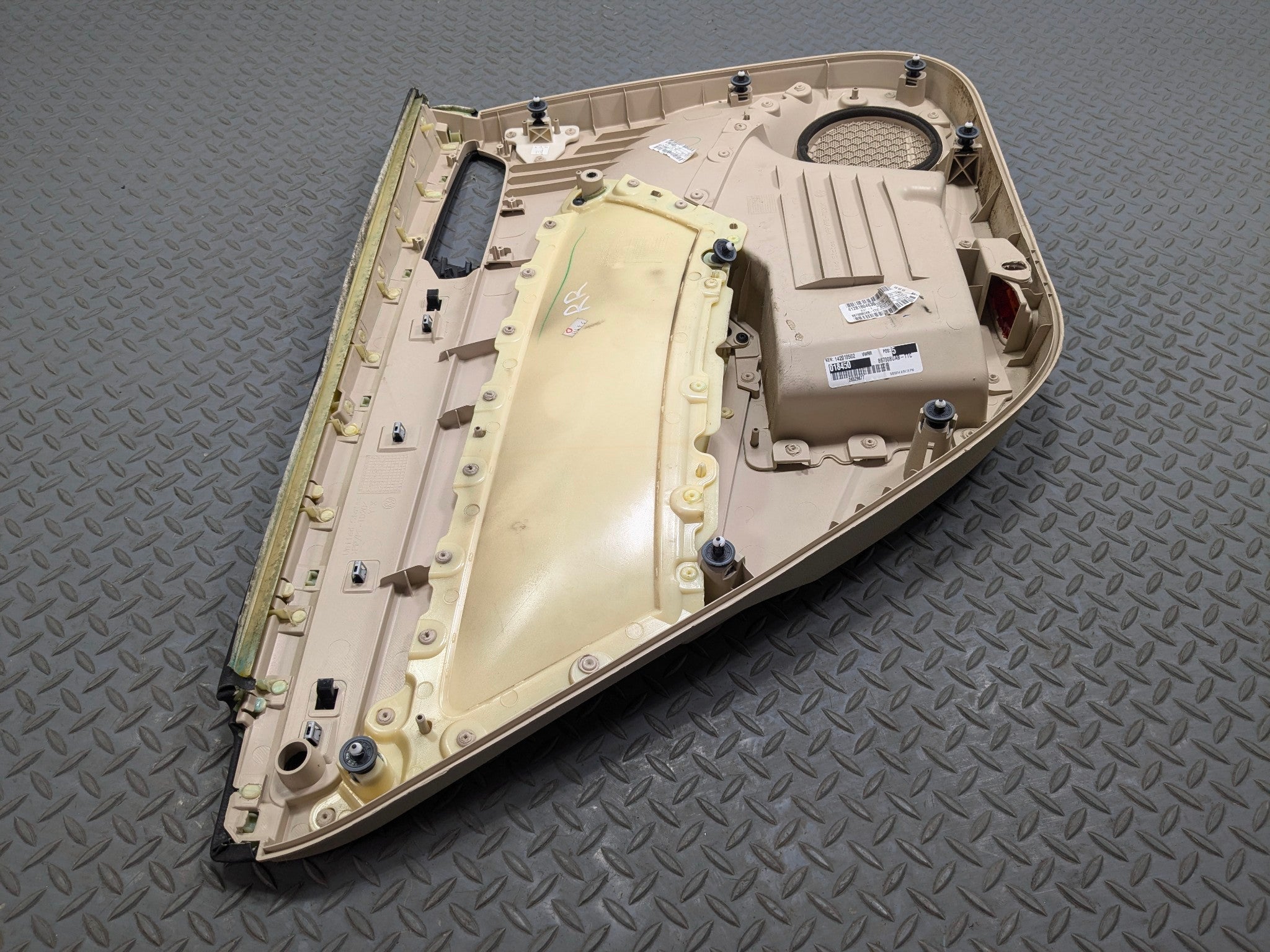 10 - 15 VOLKSWAGEN PASSAT OEM INTERIOR DOOR TRIM PANEL REAR RIGHT PASSENGER SIDE