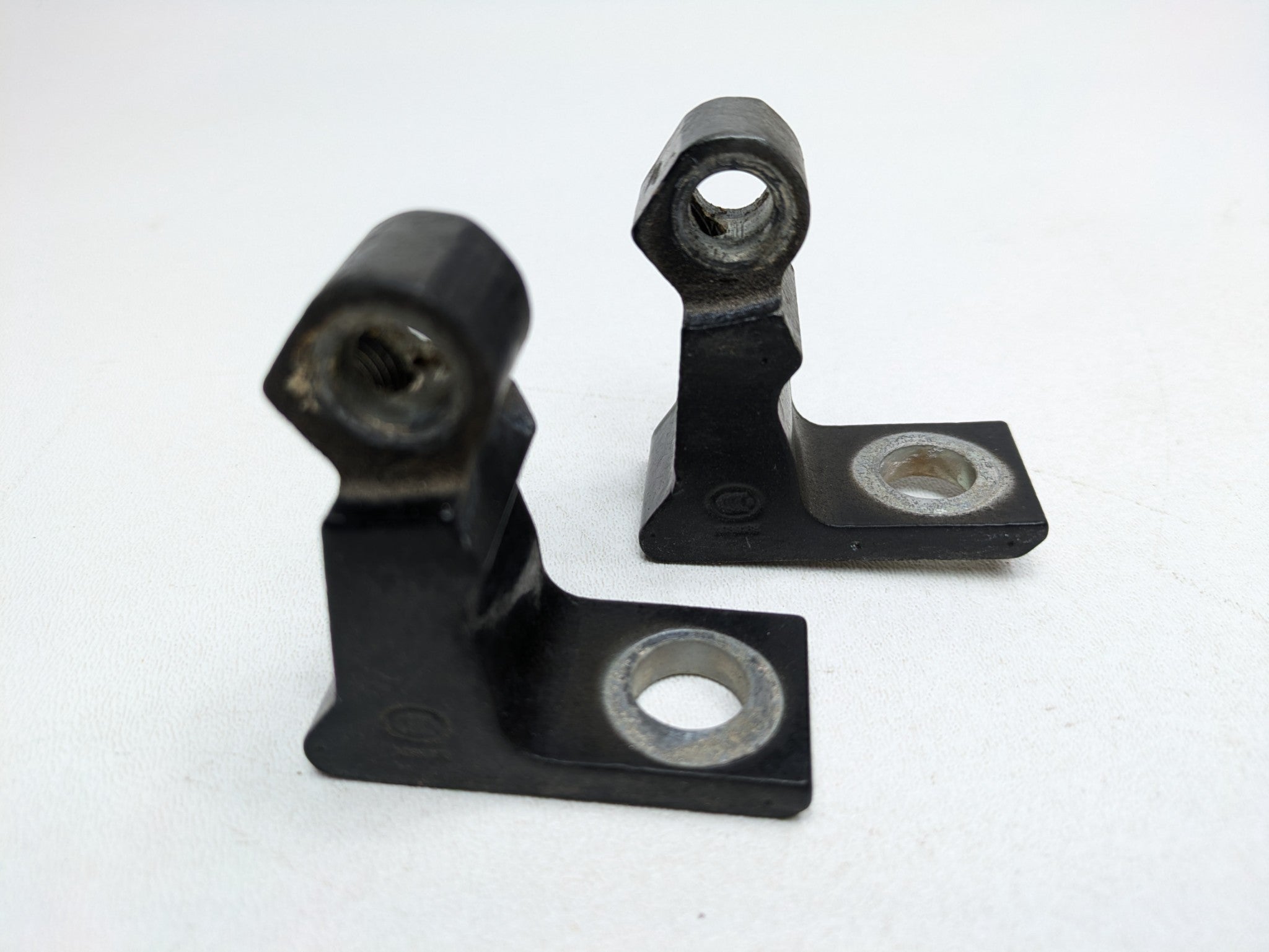 10 - 15 VOLKSWAGEN PASSAT OEM DOOR HINGE UPPER AND LOWER FRONT LEFT DRIVER SIDE