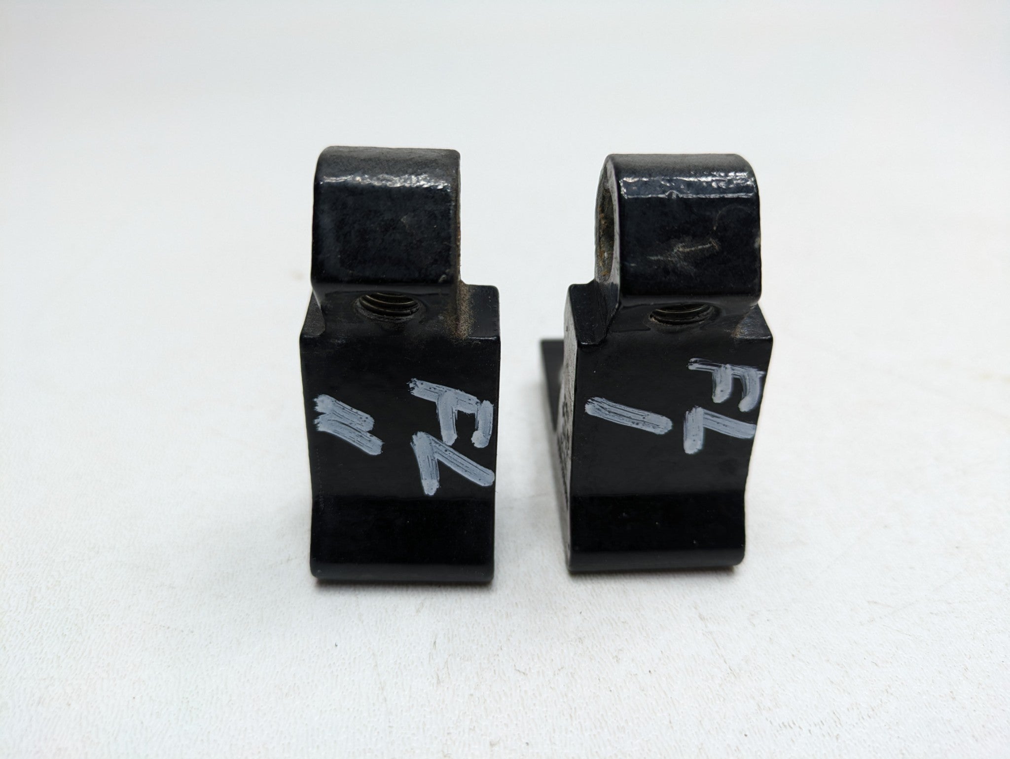 10 - 15 VOLKSWAGEN PASSAT OEM DOOR HINGE UPPER AND LOWER FRONT LEFT DRIVER SIDE