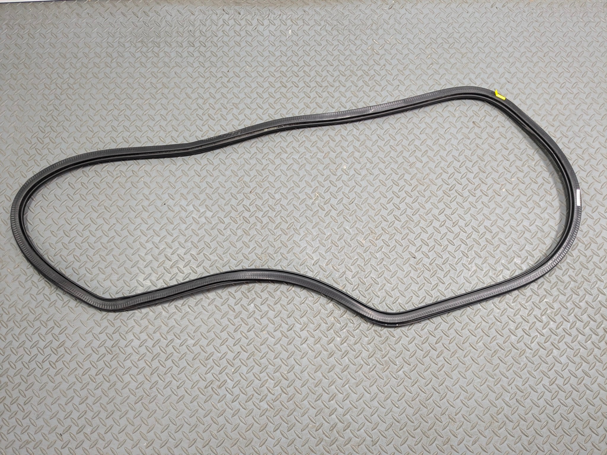 10 - 15 VOLKSWAGEN PASSAT OEM DOOR SEAL WEATHER STRIPPING RUBBER REAR RIGHT SIDE