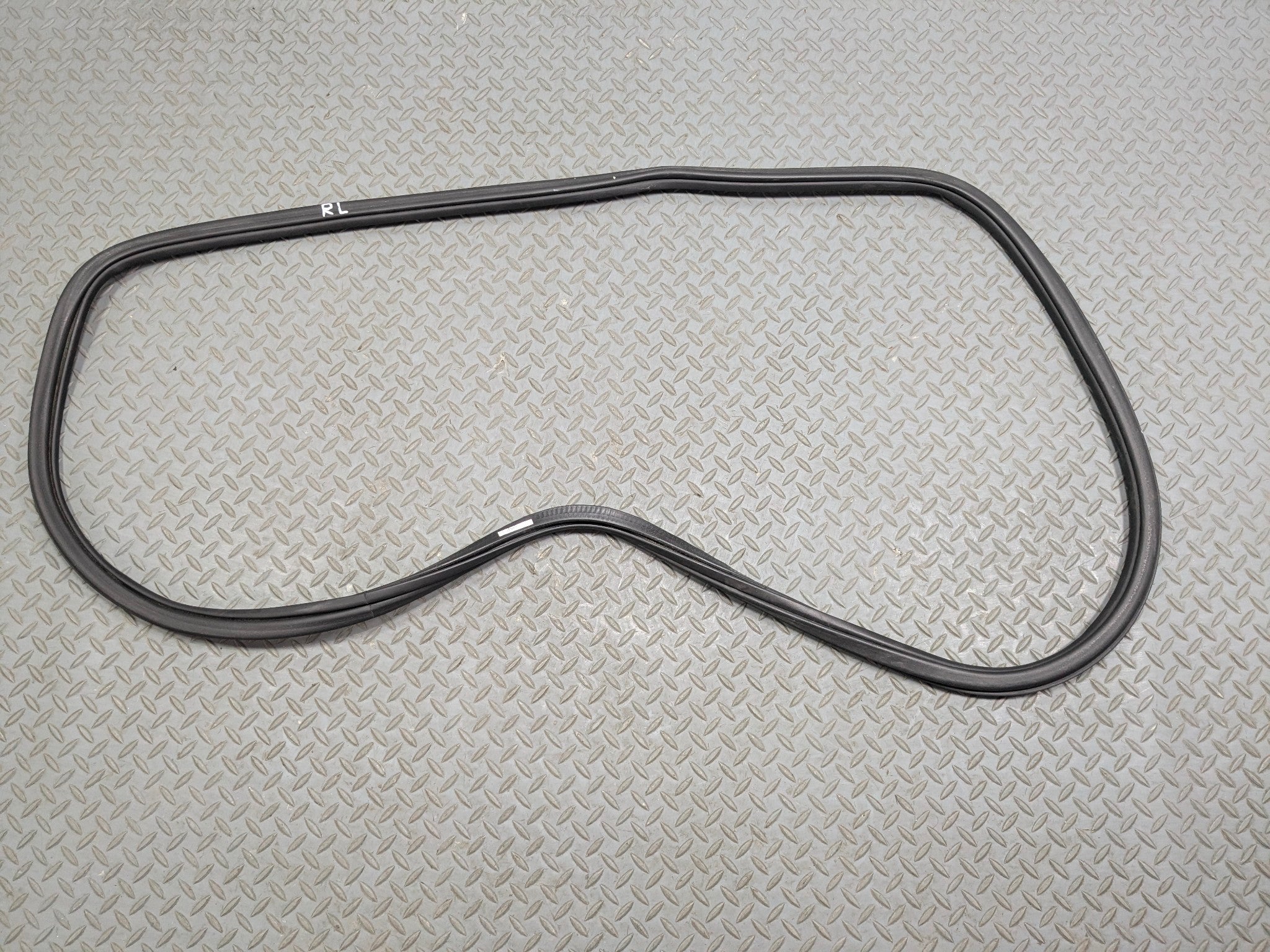 10 - 15 VOLKSWAGEN PASSAT OEM DOOR SEAL WEATHER STRIPPING RUBBER REAR LEFT SIDE