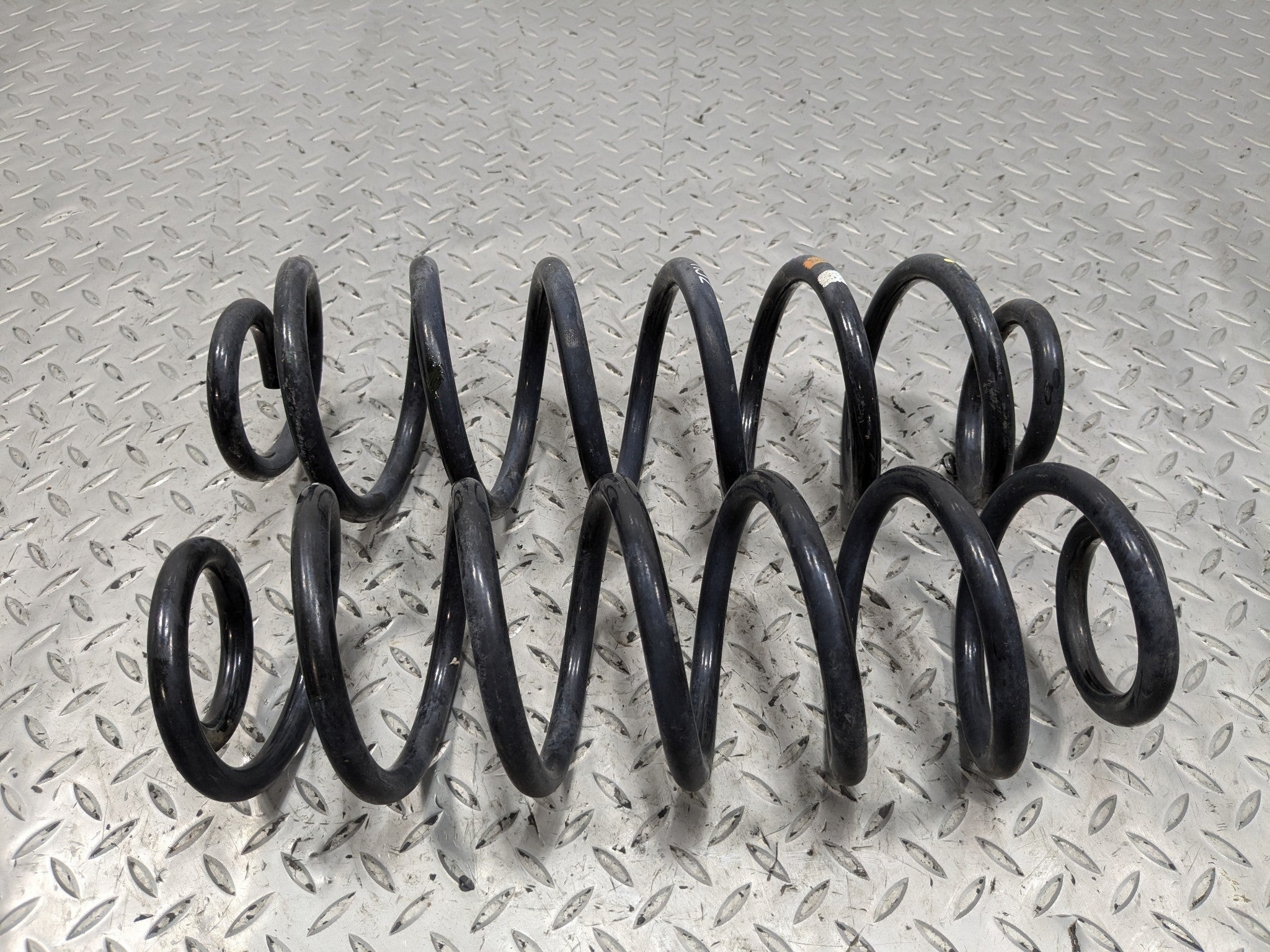 10 - 15 VOLKSWAGEN PASSAT OEM SUSPENSION COIL AIR SPRING SET REAR LEFT AND RIGHT