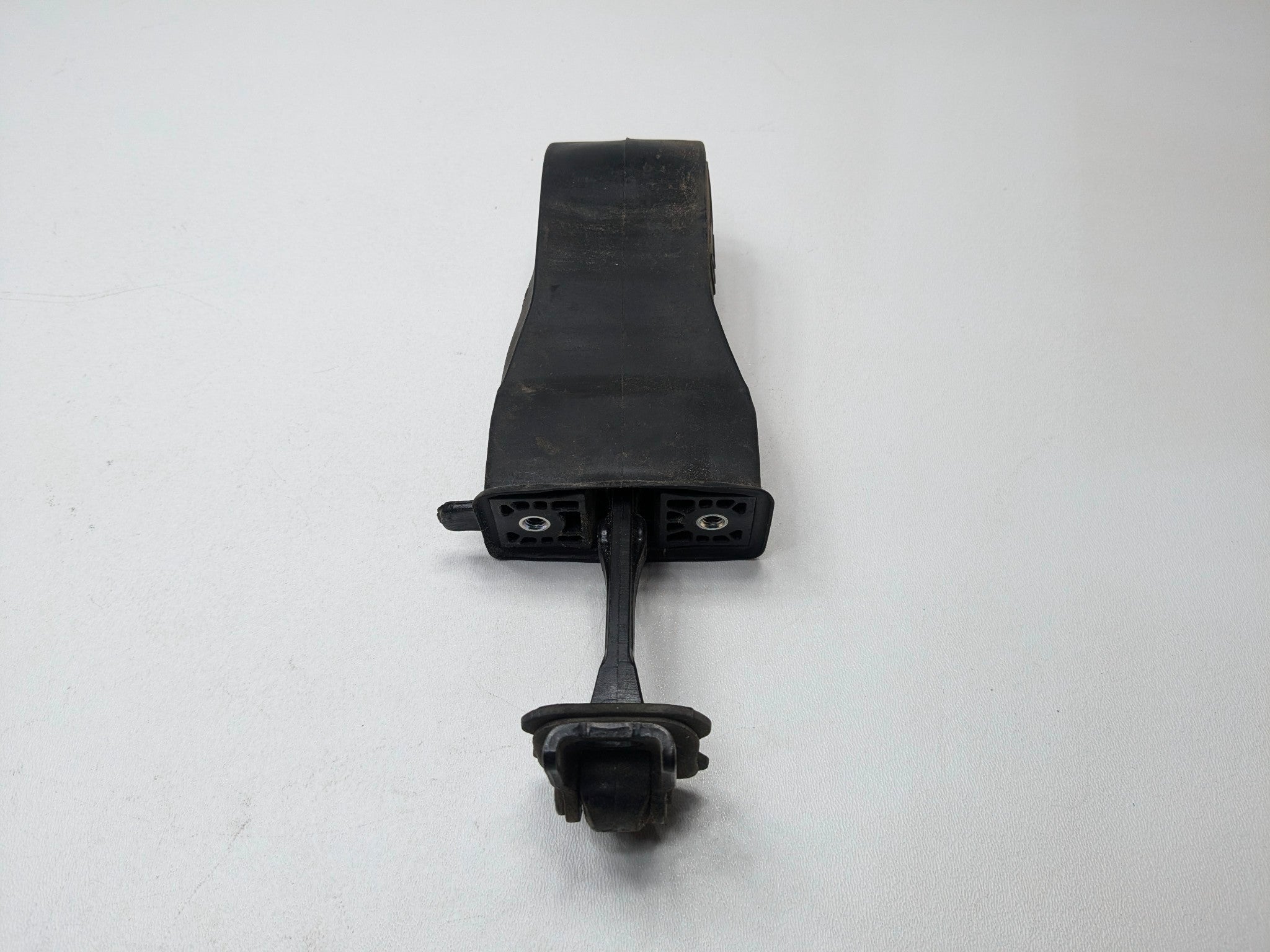 10 - 15 VOLKSWAGEN PASSAT OEM DOOR CHECK STRAP STOPPER REAR RIGHT PASSENGER SIDE