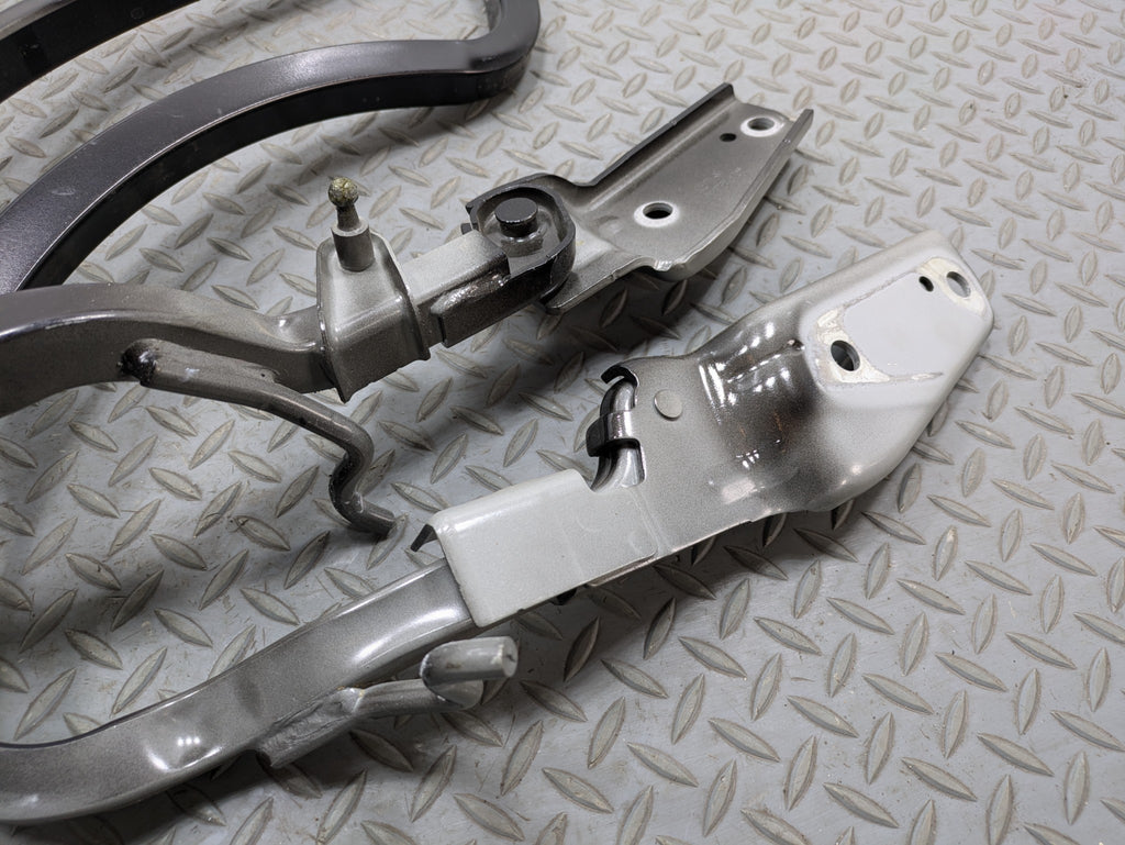 10 - 15 VOLKSWAGEN PASSAT OEM TAIL GATE HINGE REAR LEFT AND RIGHT SIDE TRUNK LID