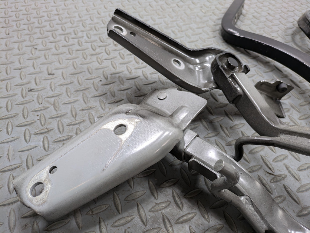 10 - 15 VOLKSWAGEN PASSAT OEM TAIL GATE HINGE REAR LEFT AND RIGHT SIDE TRUNK LID