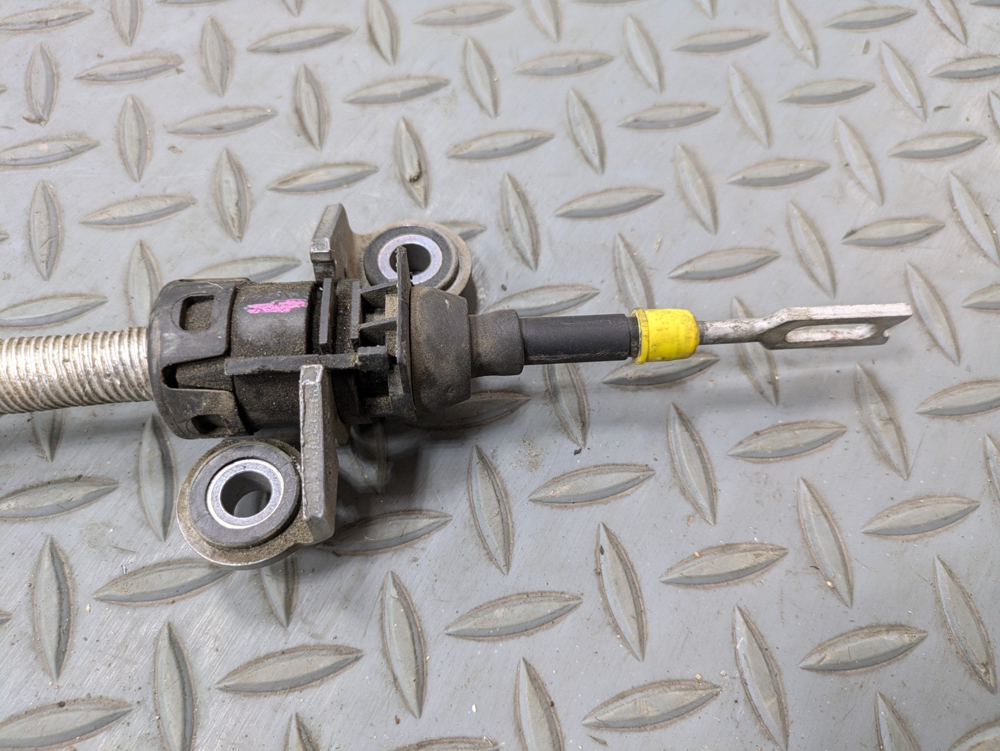 10 - 15 VOLKSWAGEN PASSAT OEM AUTOMATIC GEAR SELECTOR FLOOR SHIFTER WITH CABLE