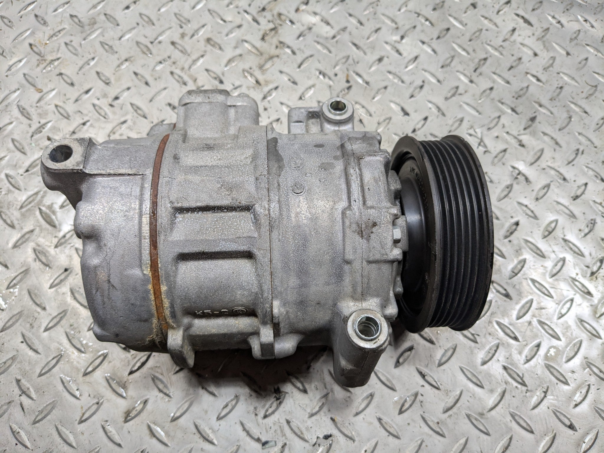 10 - 15 VOLKSWAGEN PASSAT OEM 1.8L AC AIR CONDITIONING COMPRESSOR PUMP ASSEMBLY