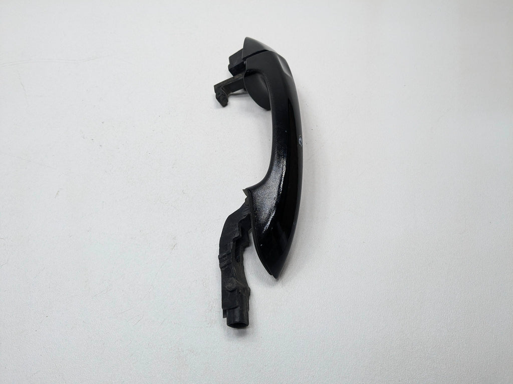 10 - 15 VOLKSWAGEN PASSAT OEM EXTERIOR DOOR HANDLE FRONT RIGHT PASSENGER SIDE