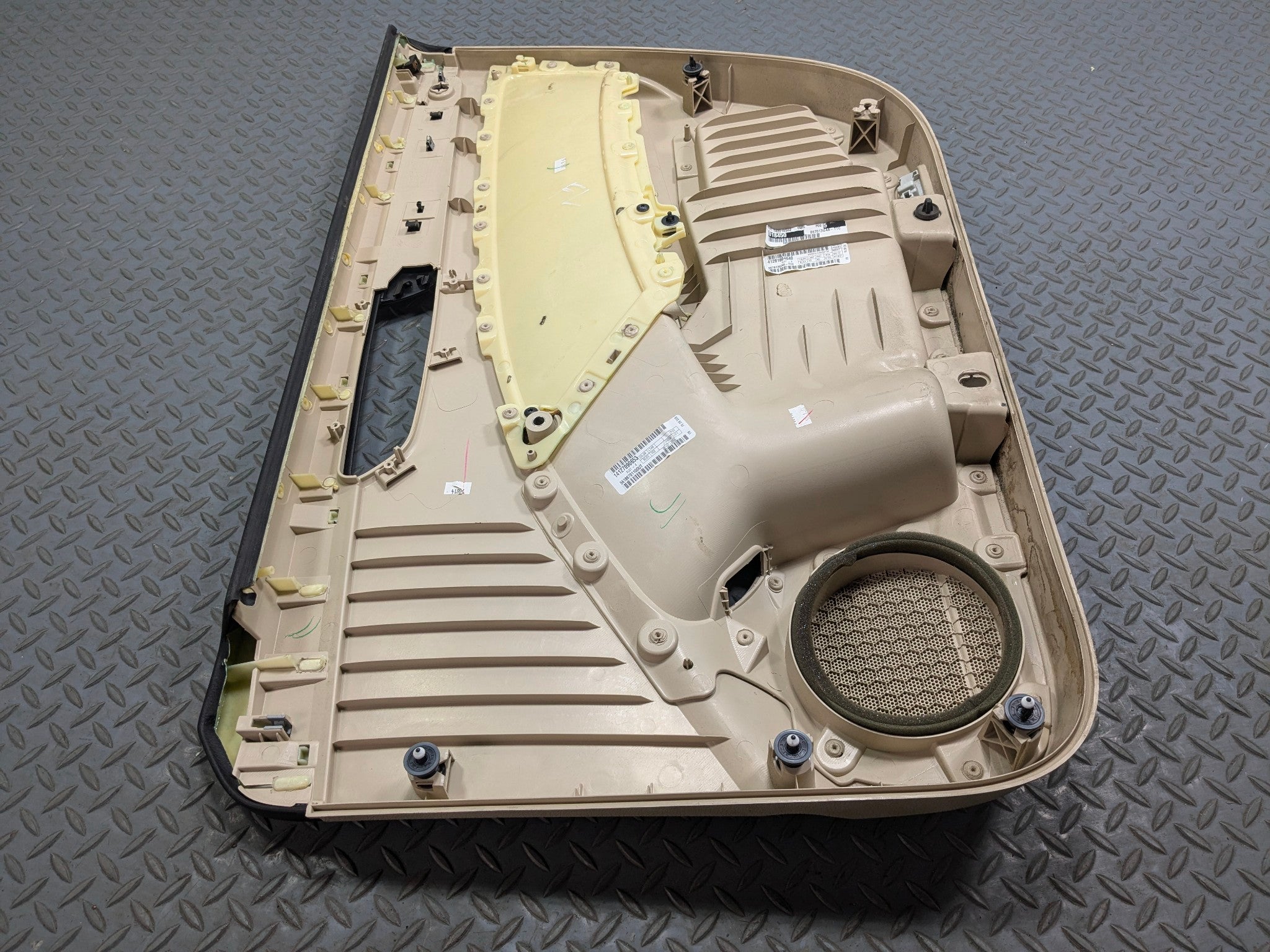 10 - 15 VOLKSWAGEN PASSAT OEM INTERIOR DOOR TRIM PANEL FRONT LEFT DRIVER SIDE