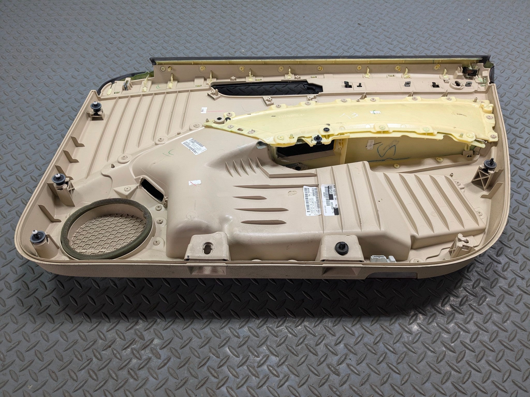 10 - 15 VOLKSWAGEN PASSAT OEM INTERIOR DOOR TRIM PANEL FRONT LEFT DRIVER SIDE