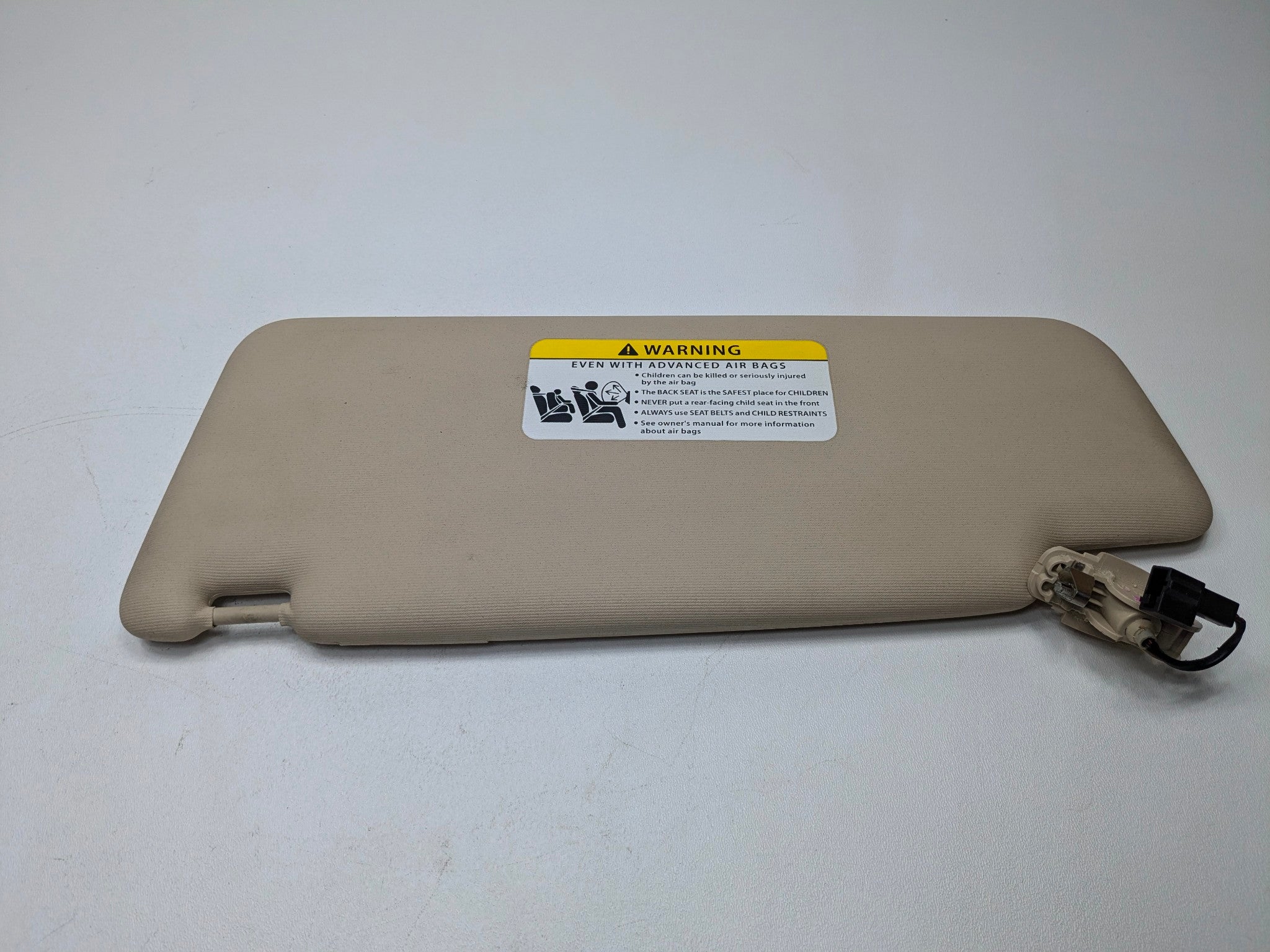 10 - 15 VOLKSWAGEN PASSAT OEM SUN VISOR UPPER ROOF FRONT RIGHT PASSENGER SIDE