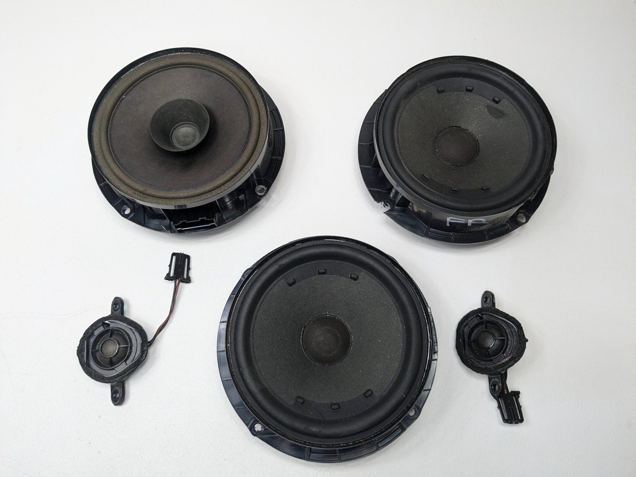 2010 - 2015 VOLKSWAGEN PASSAT OEM SPEAKER INTERIOR AUDIO SOUND SYSTEM SET OF 5