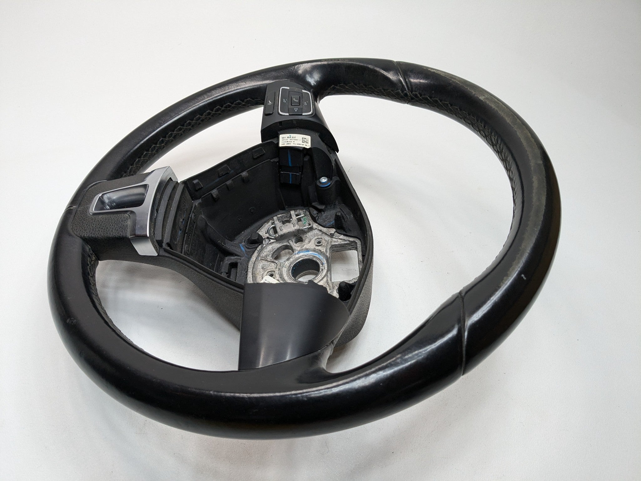 10 - 15 VOLKSWAGEN PASSAT OEM STEERING WHEEL WITH CRUISE SWITCH ASSEMBLY BLACK