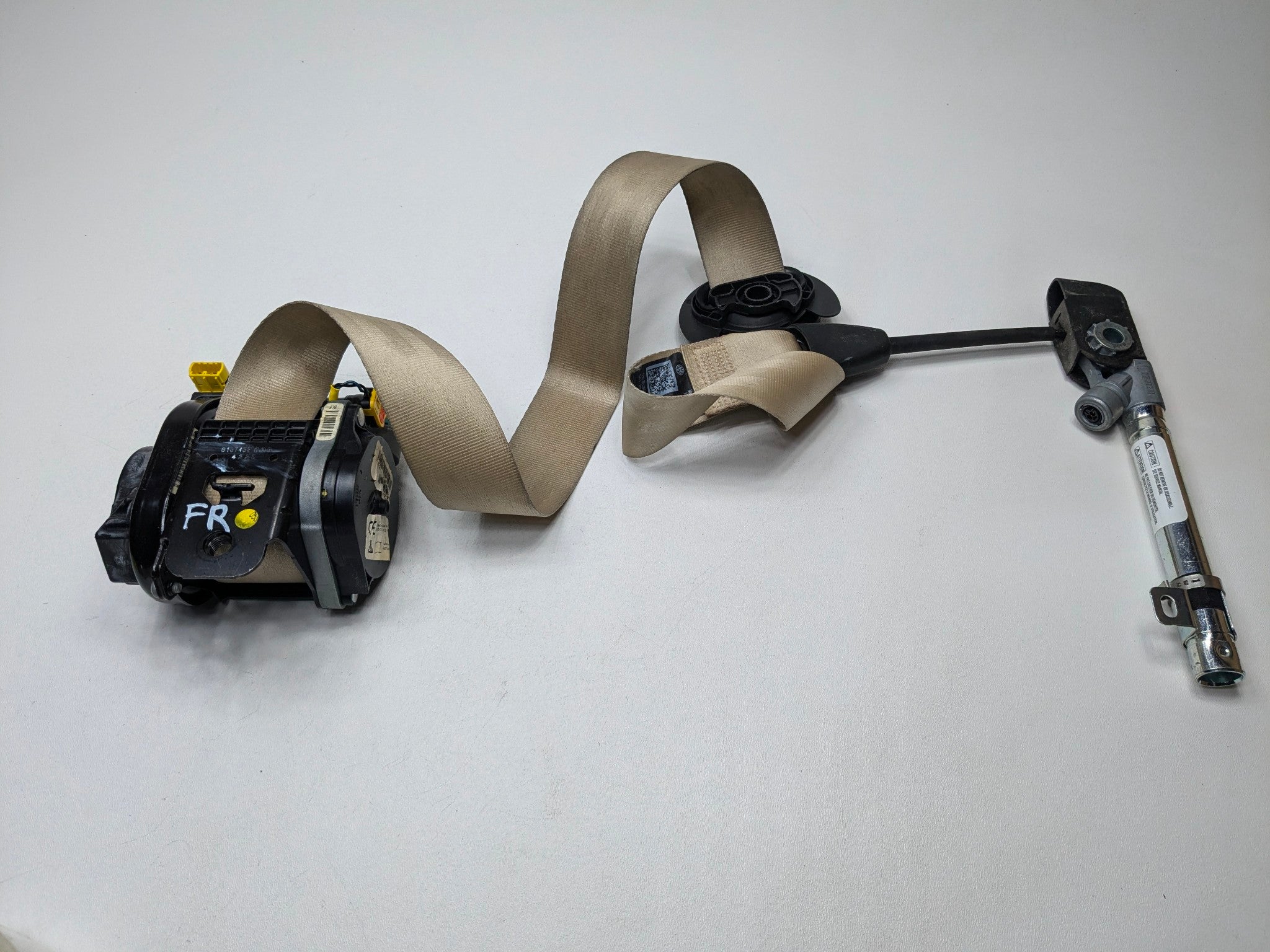 10 -15 VOLKSWAGEN PASSAT OEM SEAT BELT RETRACTOR PRETENSIONER BUCKLE FRONT RIGHT