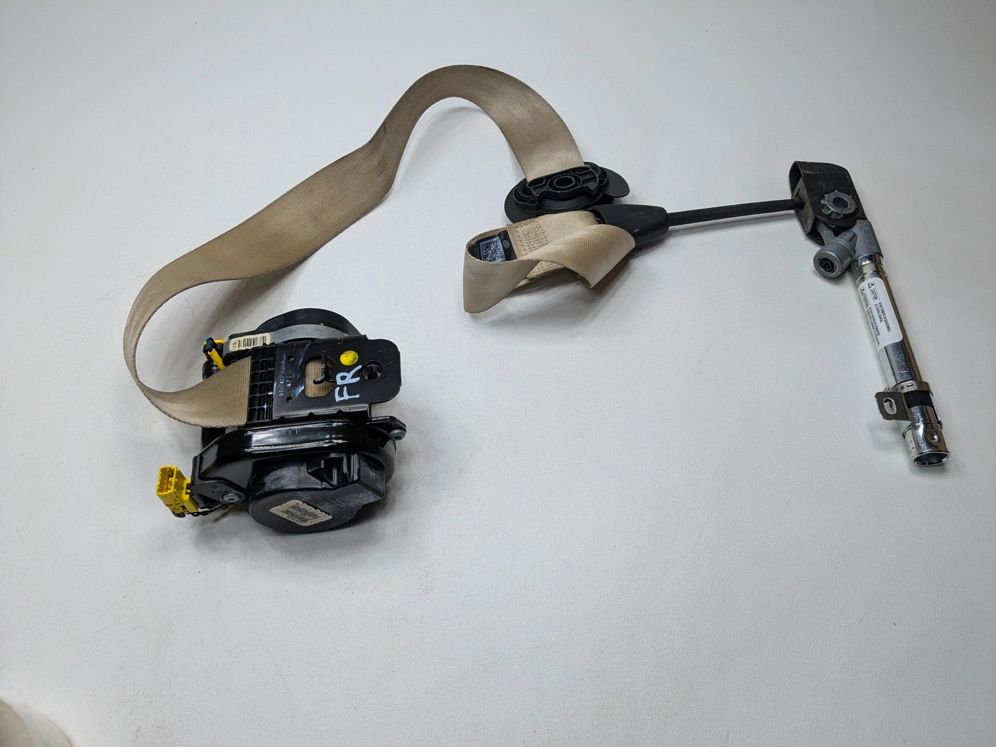 10 -15 VOLKSWAGEN PASSAT OEM SEAT BELT RETRACTOR PRETENSIONER BUCKLE FRONT RIGHT