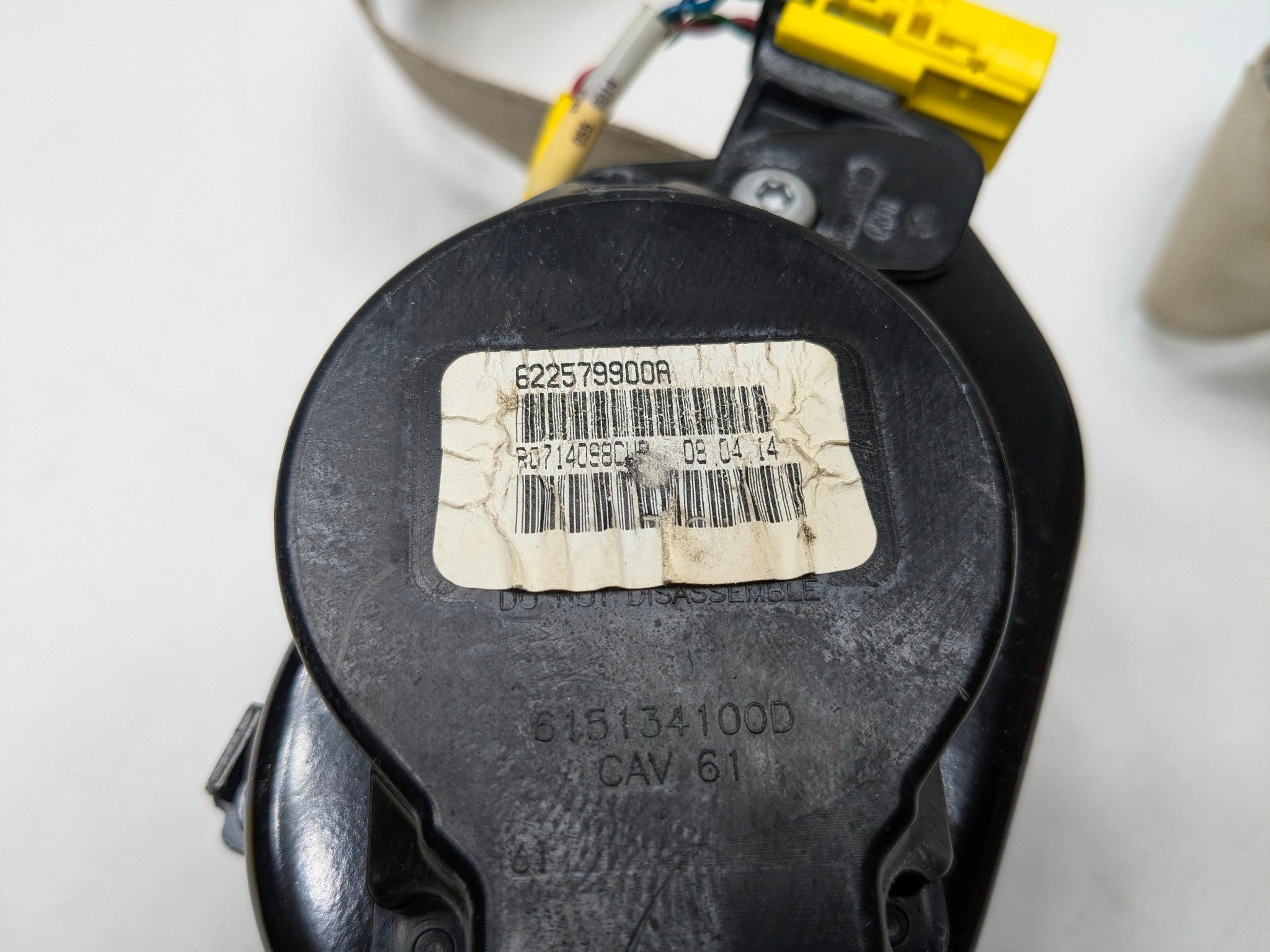 10 -15 VOLKSWAGEN PASSAT OEM SEAT BELT RETRACTOR PRETENSIONER BUCKLE FRONT RIGHT