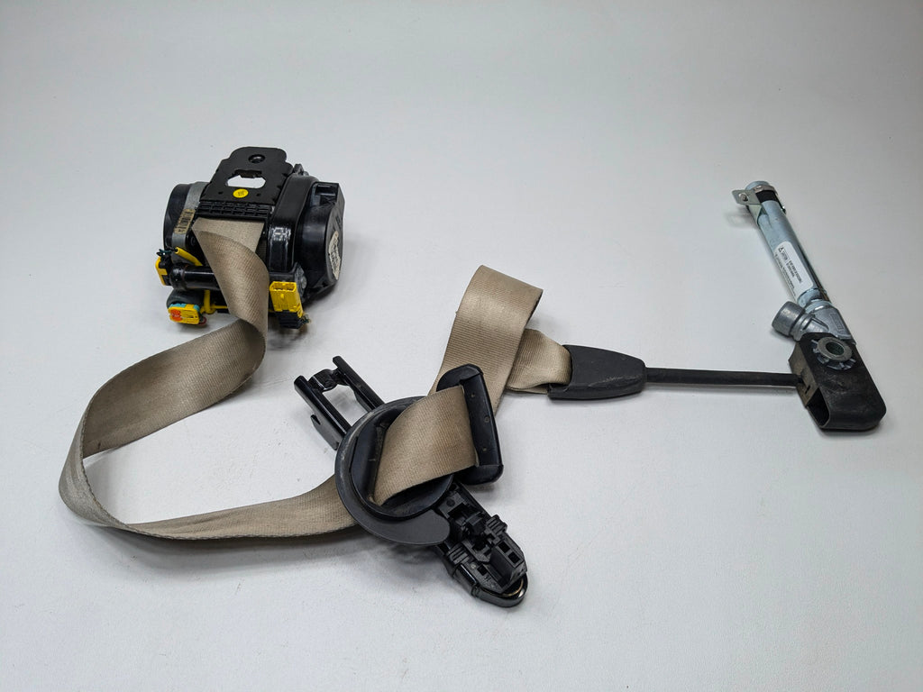 10 - 15 VOLKSWAGEN PASSAT OEM SEAT BELT RETRACTOR PRETENSIONER BUCKLE FRONT LEFT