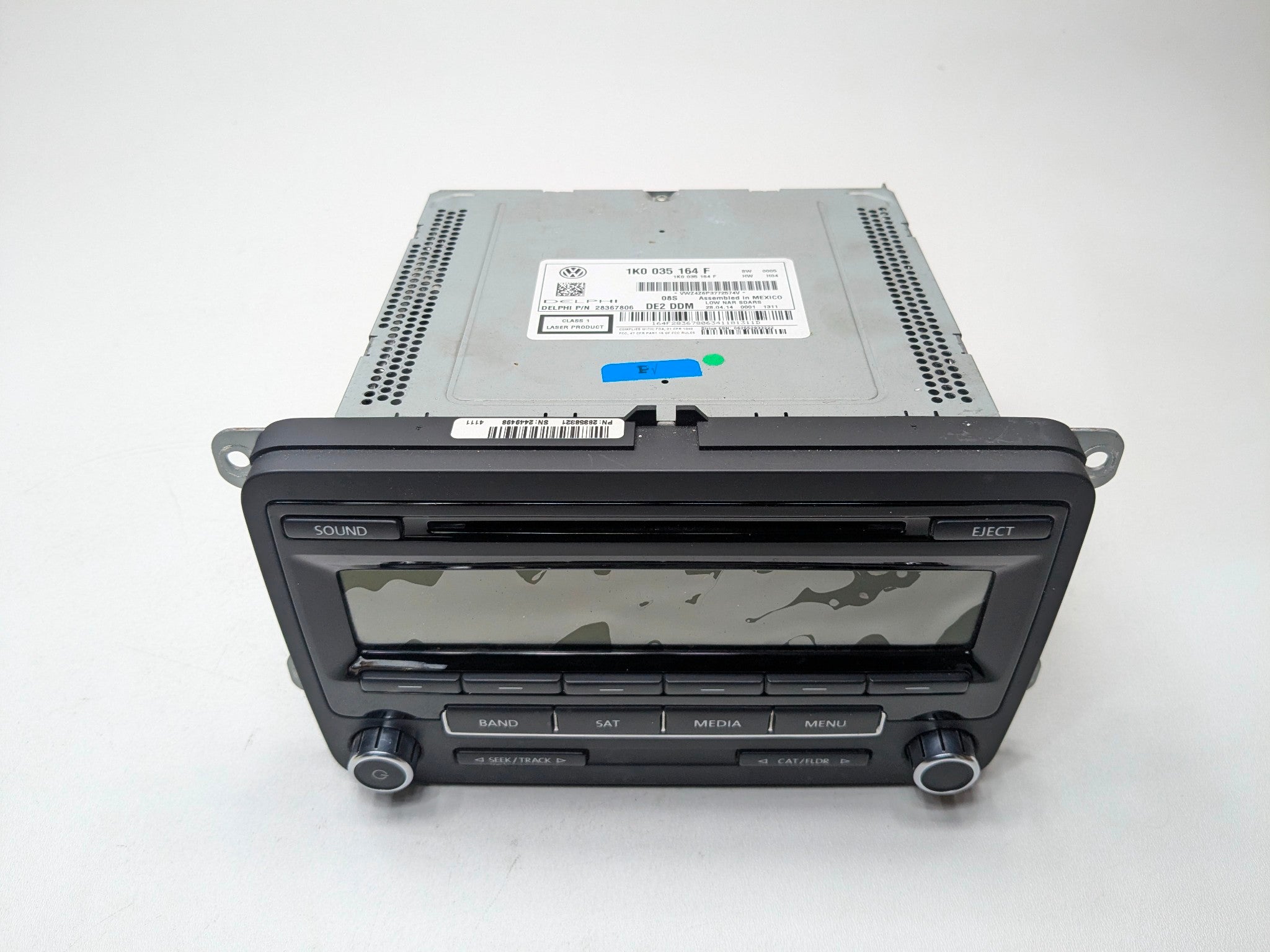 2010 - 2015 VOLKSWAGEN PASSAT OEM RADIO AUDIO AND VISUAL EQUIPMENT ASSEMBLY