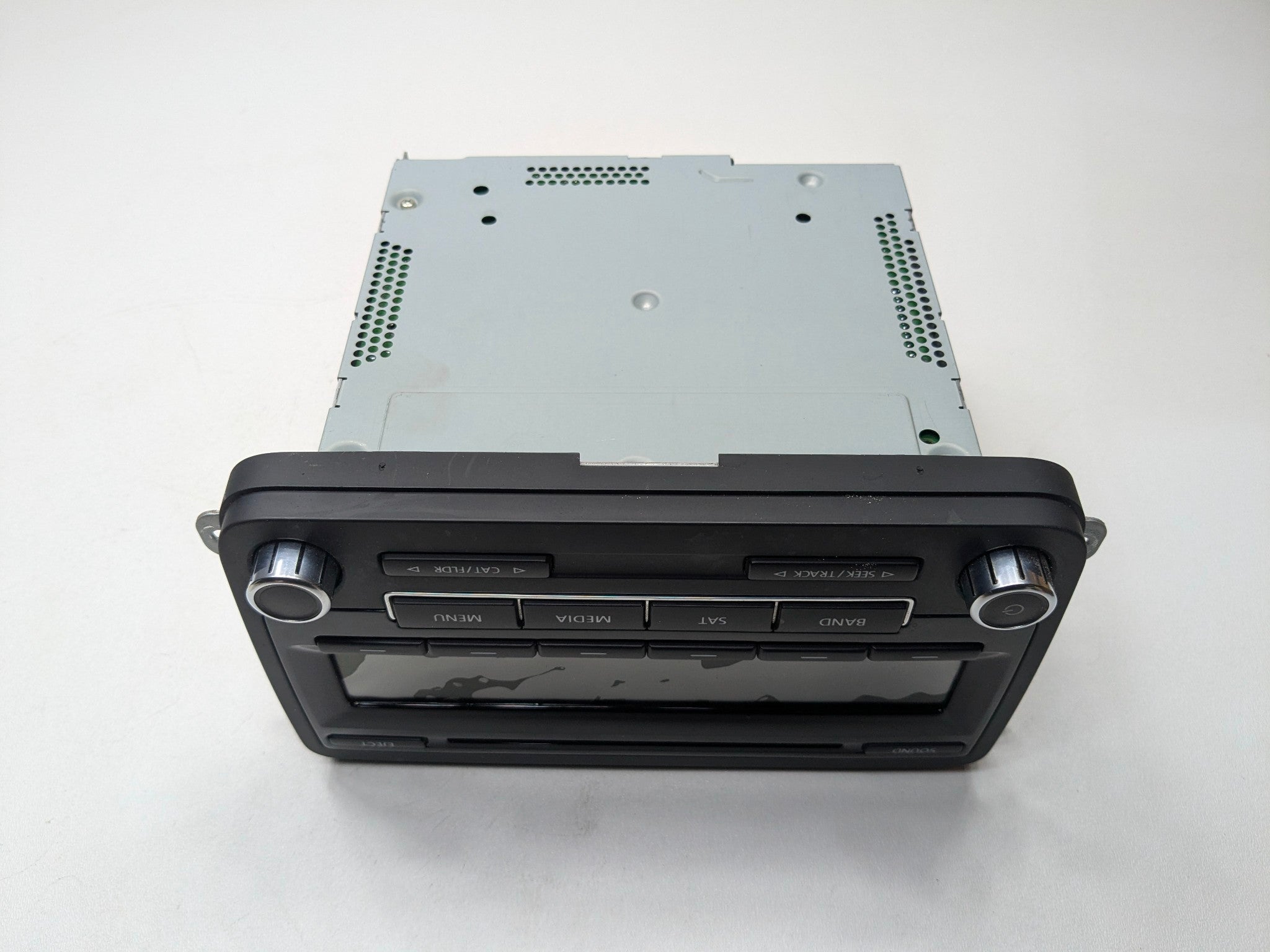2010 - 2015 VOLKSWAGEN PASSAT OEM RADIO AUDIO AND VISUAL EQUIPMENT ASSEMBLY