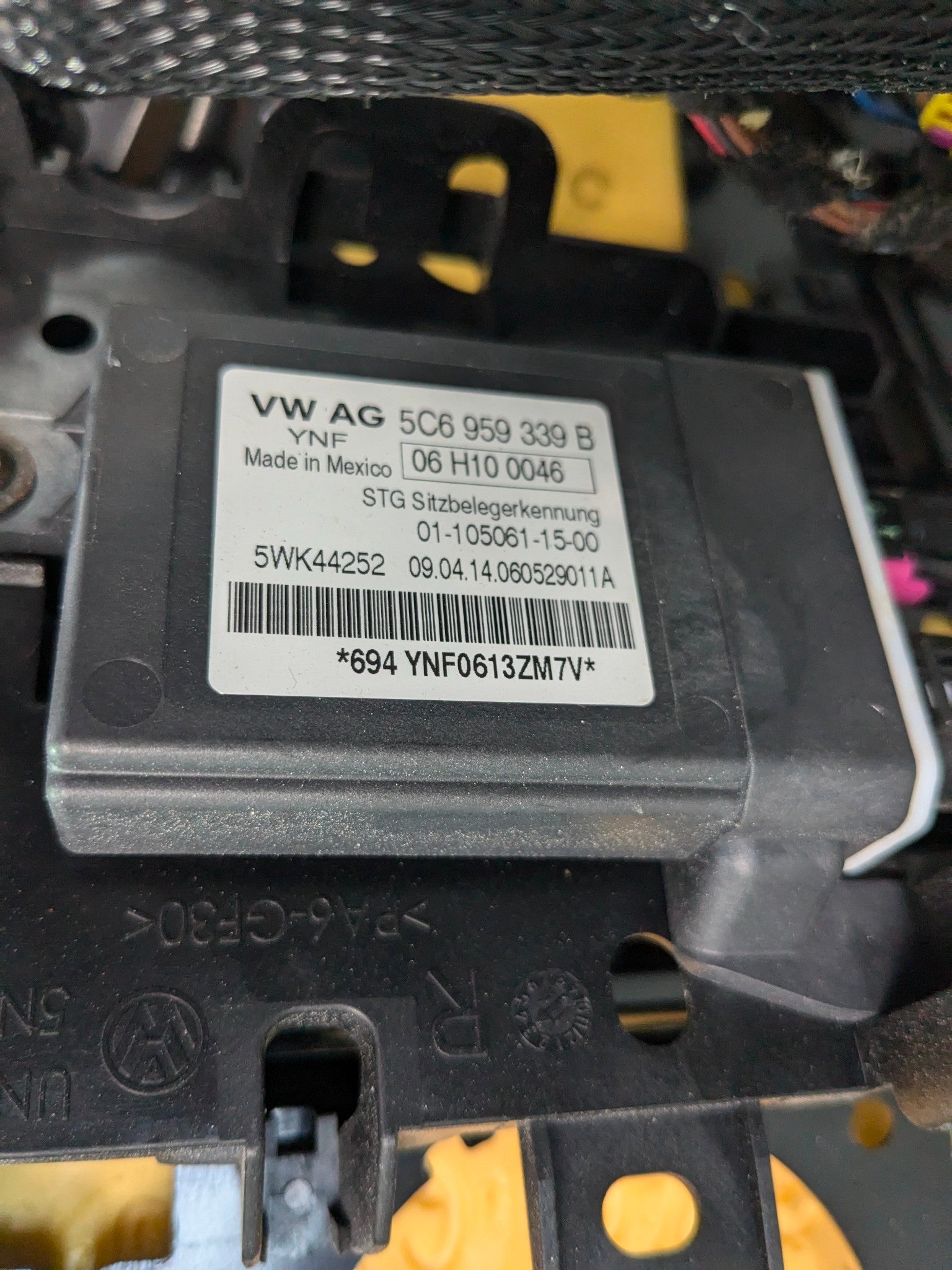 10 - 15 VOLKSWAGEN PASSAT OEM PASSENGER SIDE SEAT ASSEMBLY LEATHER FRONT RIGHT