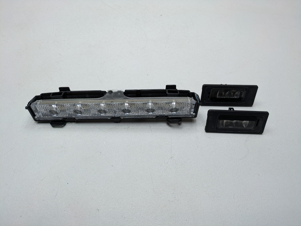 10-15 VOLKSWAGEN PASSAT OEM REAR INTERIOR AND HIGH MOUNT THIRD BRAKE STOP LIGHT