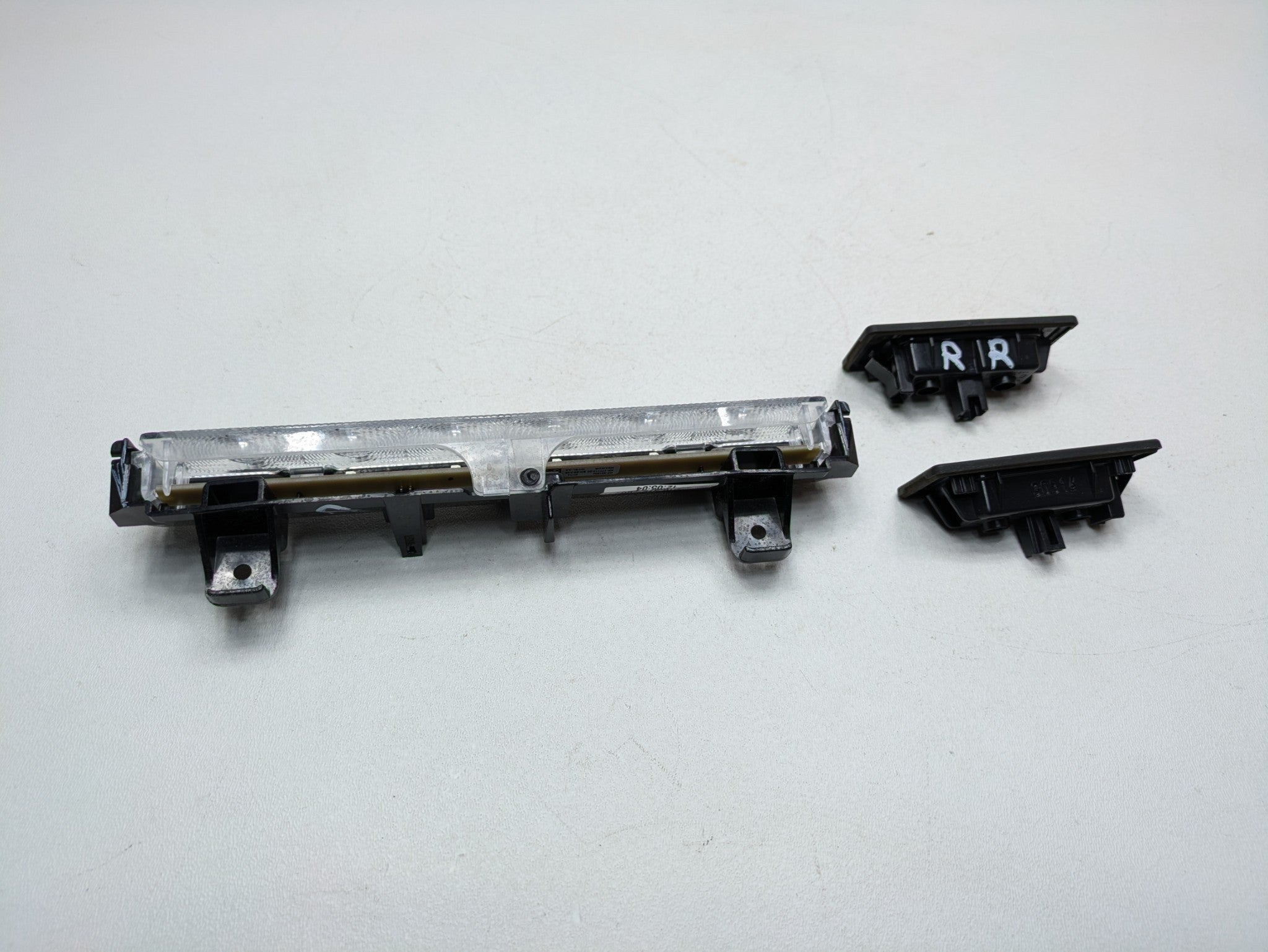 10-15 VOLKSWAGEN PASSAT OEM REAR INTERIOR AND HIGH MOUNT THIRD BRAKE STOP LIGHT