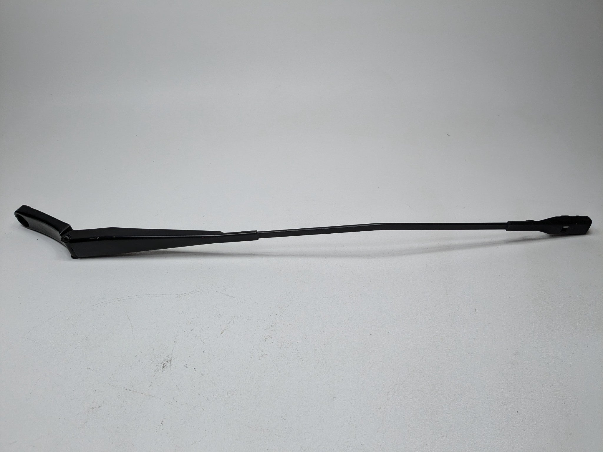 10 - 15 VOLKSWAGEN PASSAT OEM WINDSHIELD WIPER ARM FRONT RIGHT PASSENGER SIDE