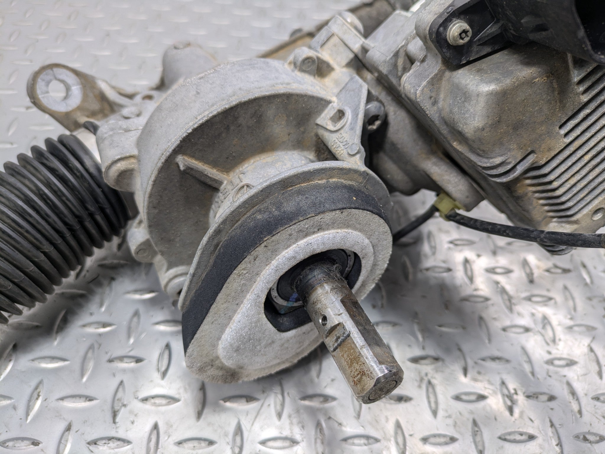 2008 - 2014 MINI COOPER OEM POWER STEERING GEAR RACK AND PINION