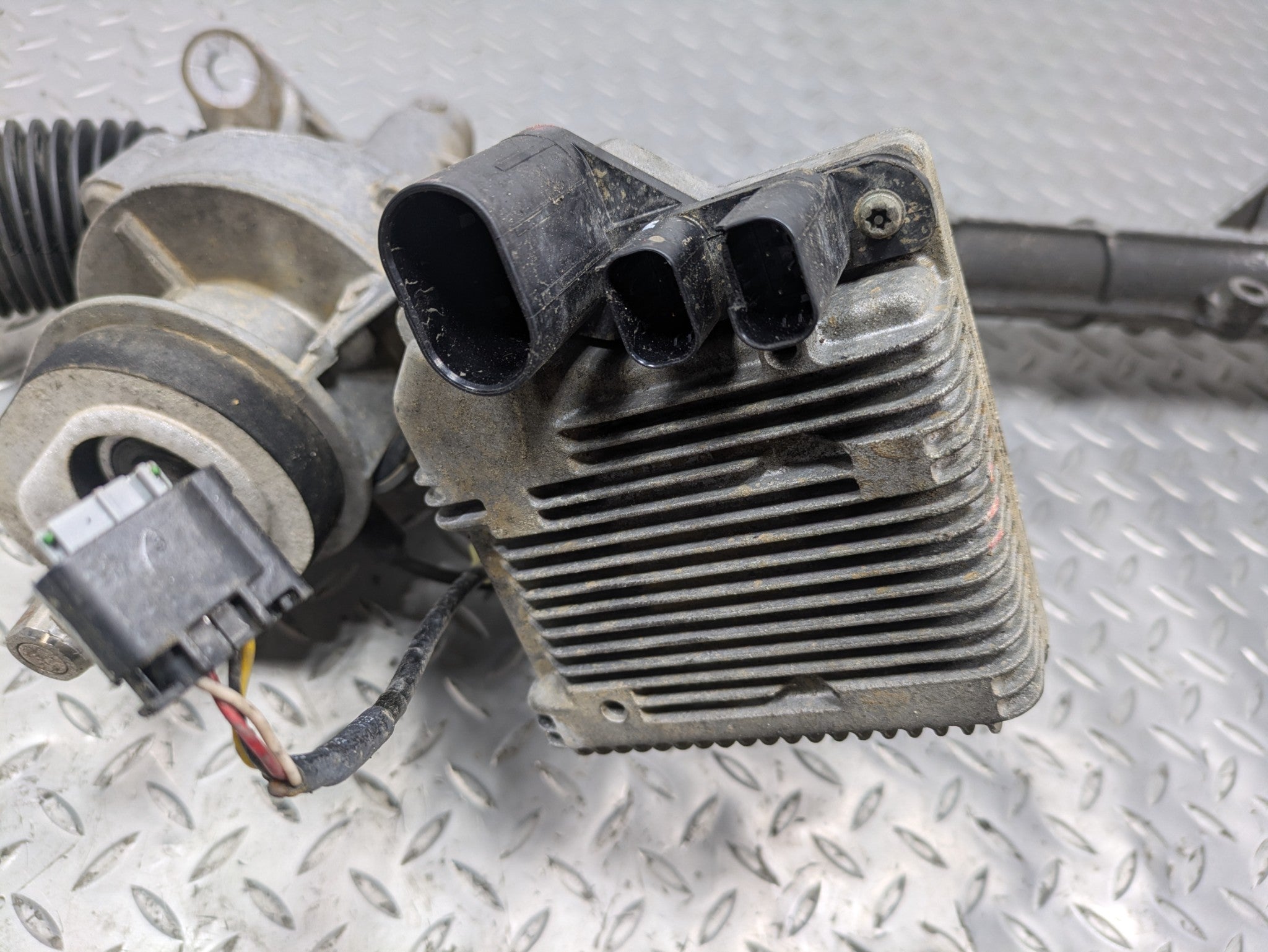 2008 - 2014 MINI COOPER OEM POWER STEERING GEAR RACK AND PINION