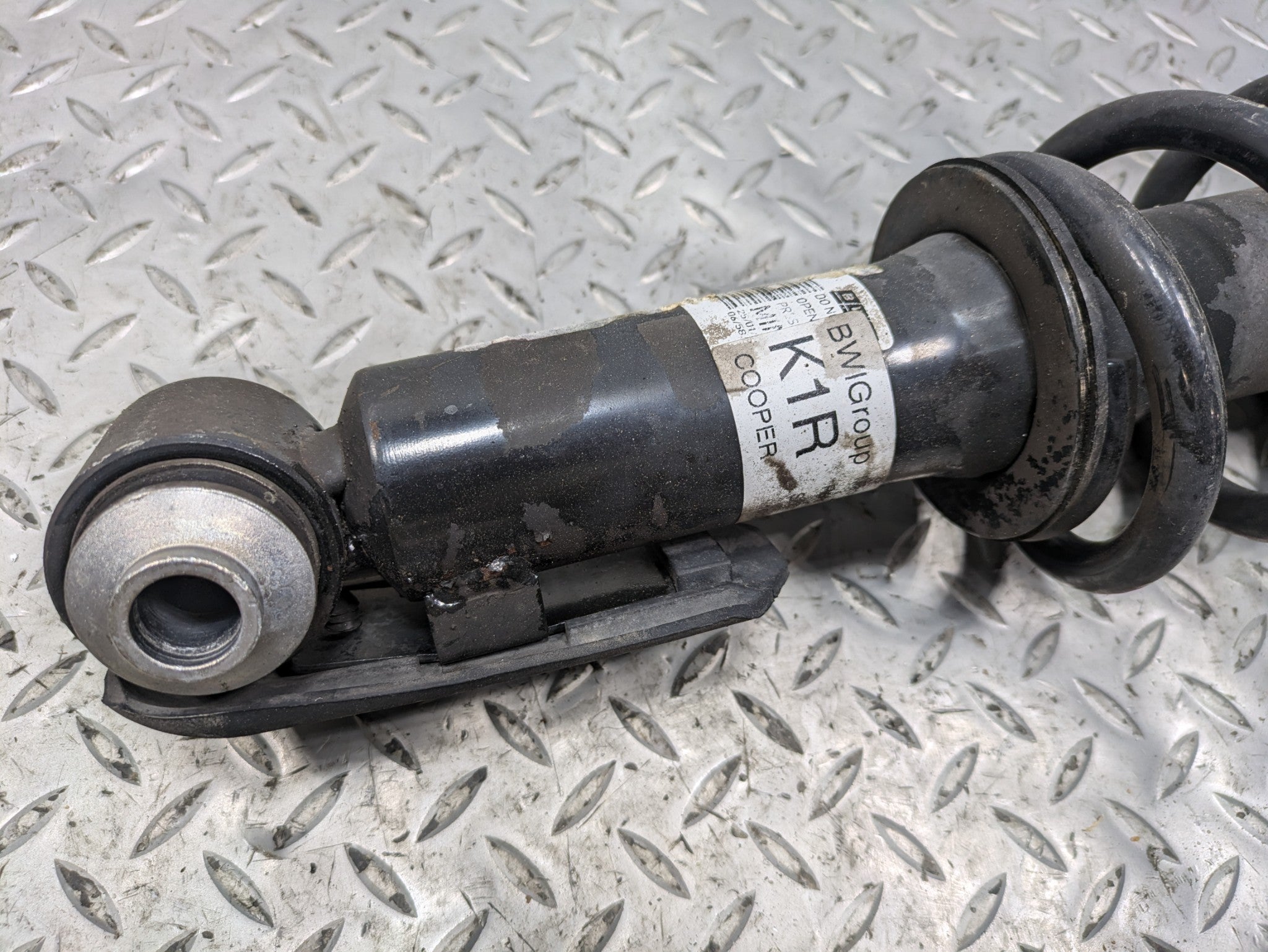 2008 - 2014 MINI COOPER OEM SHOCK STRUT COIL SPRING SUSPENSION REAR RIGHT SIDE