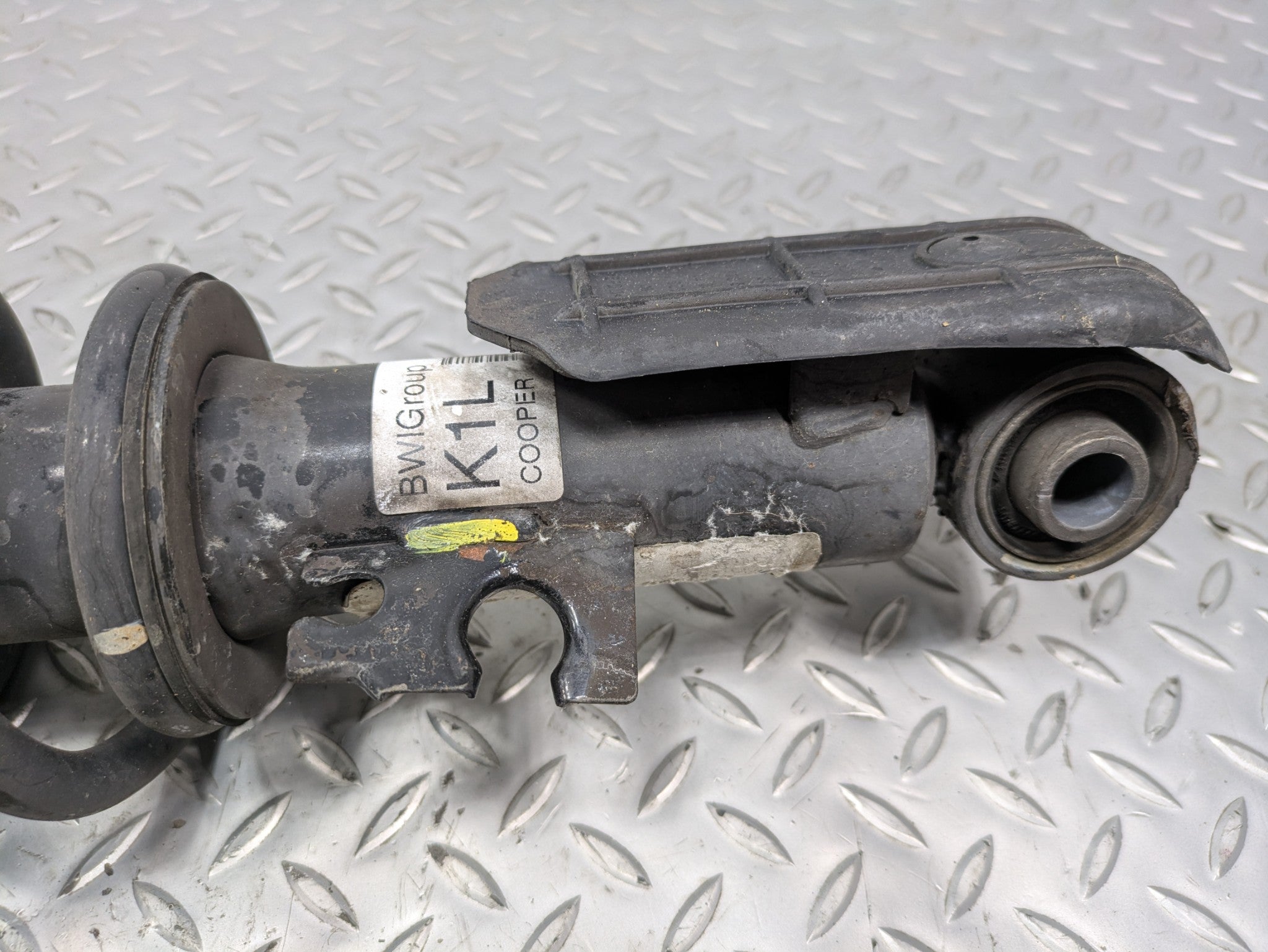 2008 - 2014 MINI COOPER OEM SHOCK STRUT COIL SPRING SUSPENSION REAR LEFT SIDE