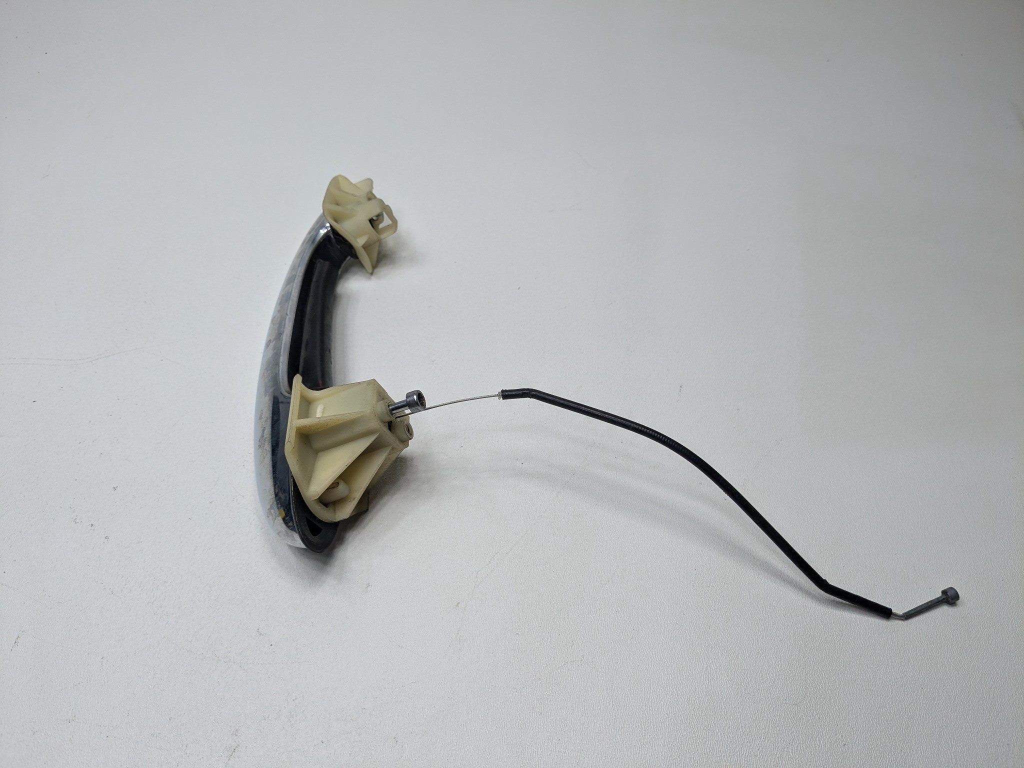 2008 - 2014 MINI COOPER OEM EXTERIOR DOOR HANDLE ASSEMBLY FRONT RIGHT SIDE