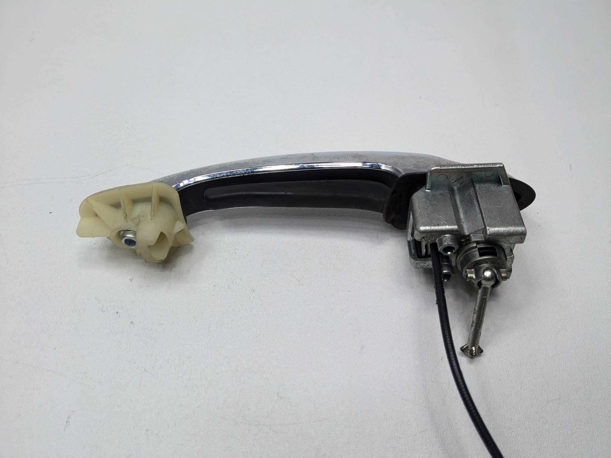 2008 - 2014 MINI COOPER OEM EXTERIOR DOOR HANDLE ASSEMBLY FRONT LEFT DRIVER SIDE