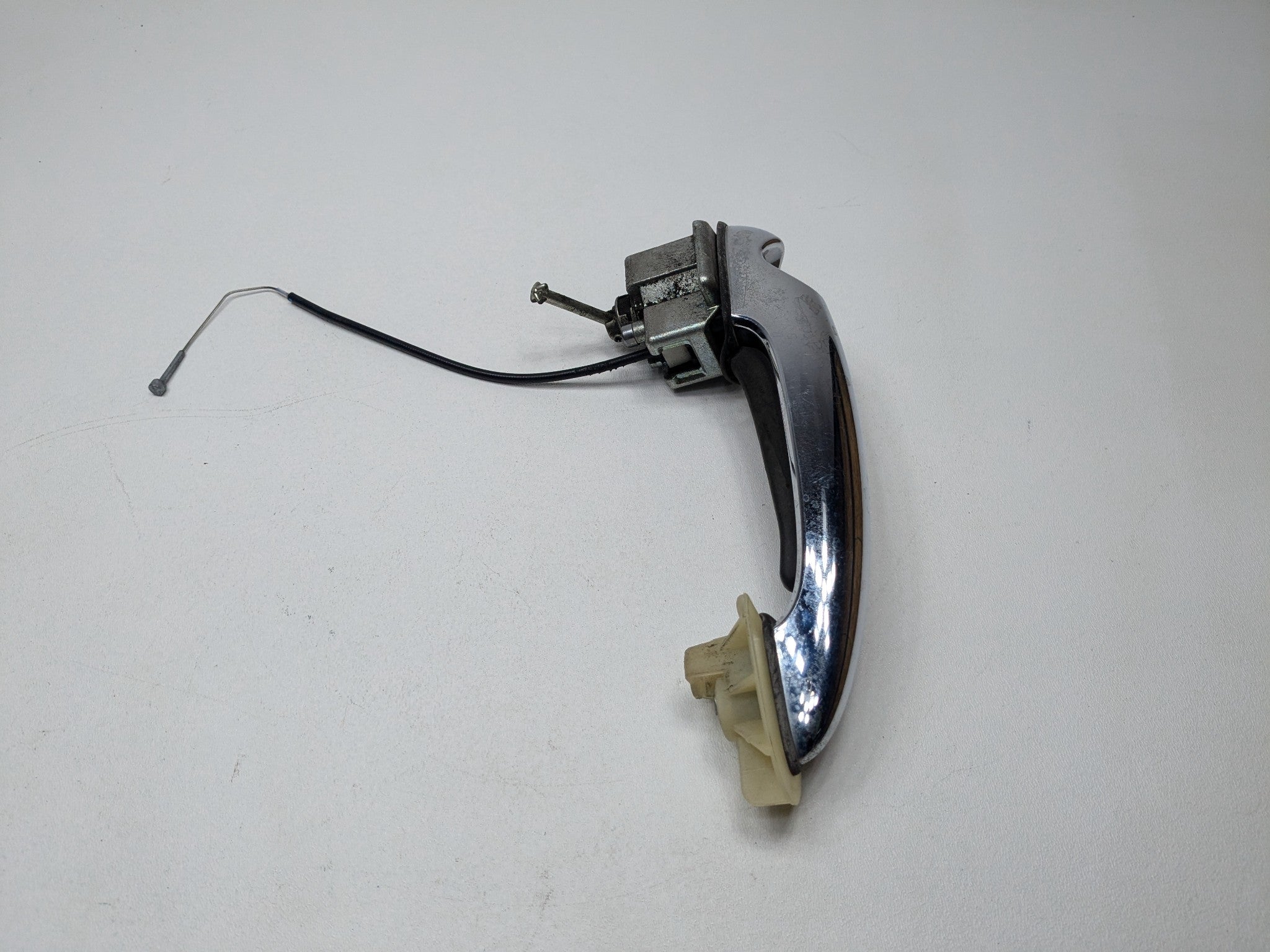 2008 - 2014 MINI COOPER OEM EXTERIOR DOOR HANDLE ASSEMBLY FRONT LEFT DRIVER SIDE