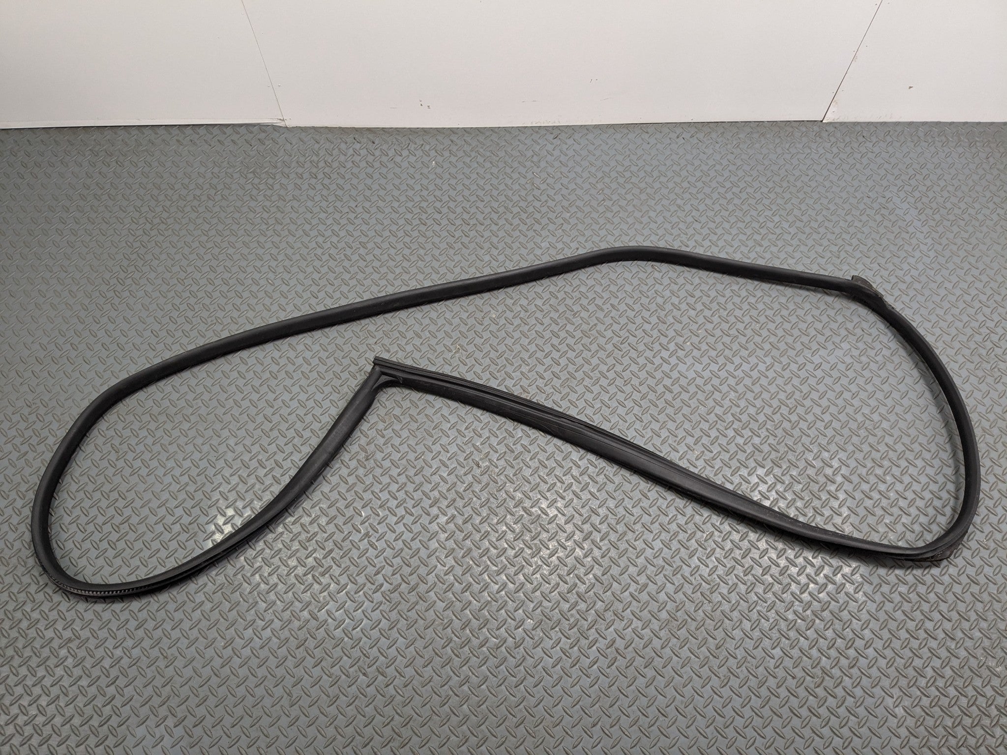 2008 - 2014 MINI COOPER OEM DOOR SEAL WEATHER STRIPPING RUBBER FRONT RIGHT SIDE