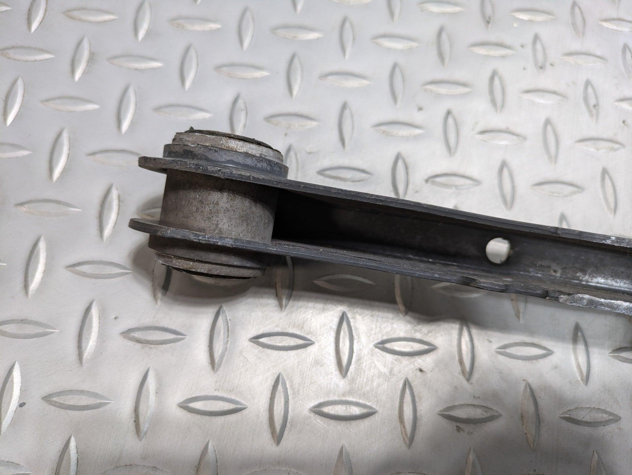 2008 - 2014 MINI COOPER OEM LOWER CONTROL ARM REAR RIGHT PASSENGER SIDE