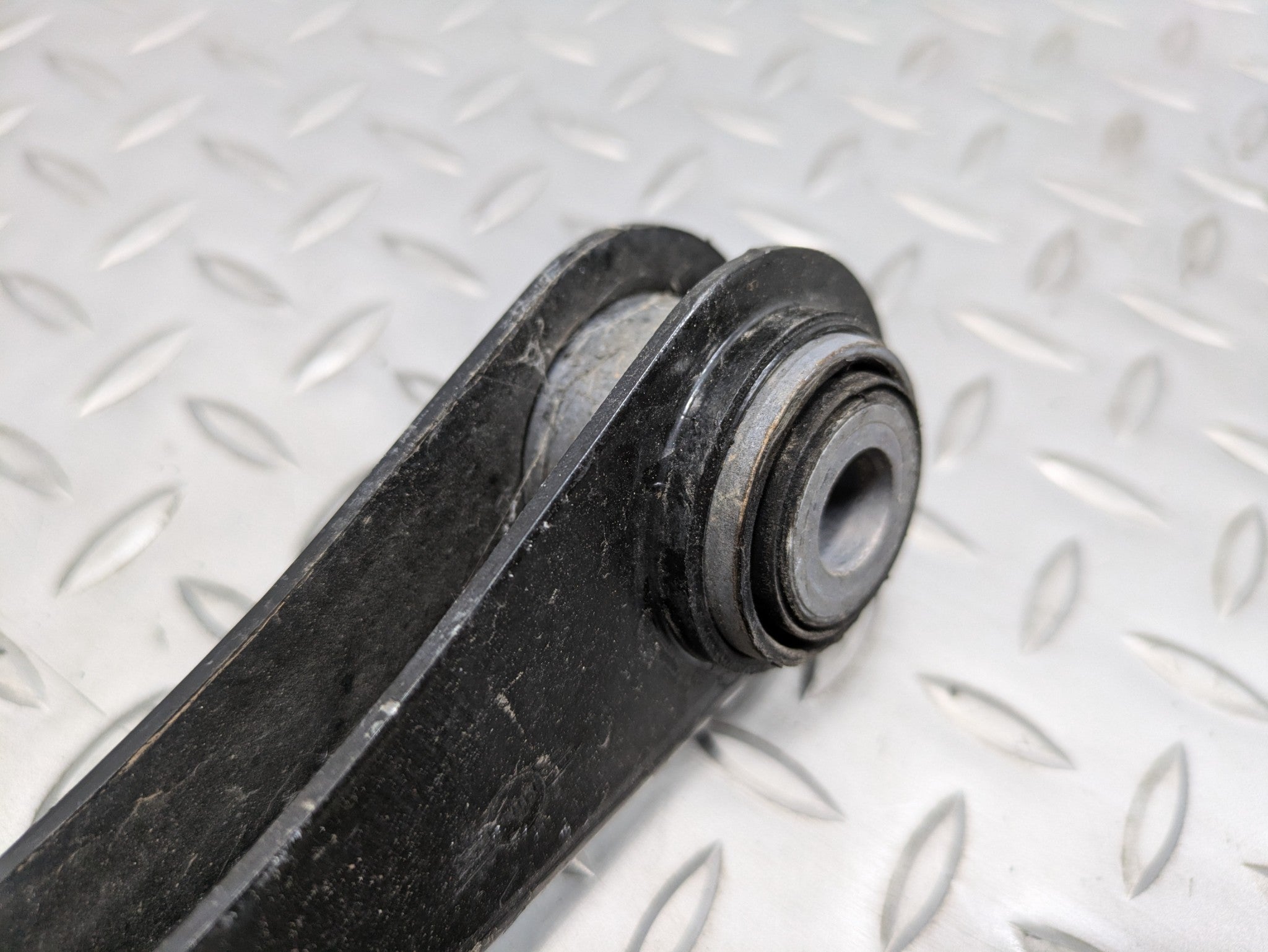 2008 - 2014 MINI COOPER OEM LOWER CONTROL ARM REAR RIGHT PASSENGER SIDE