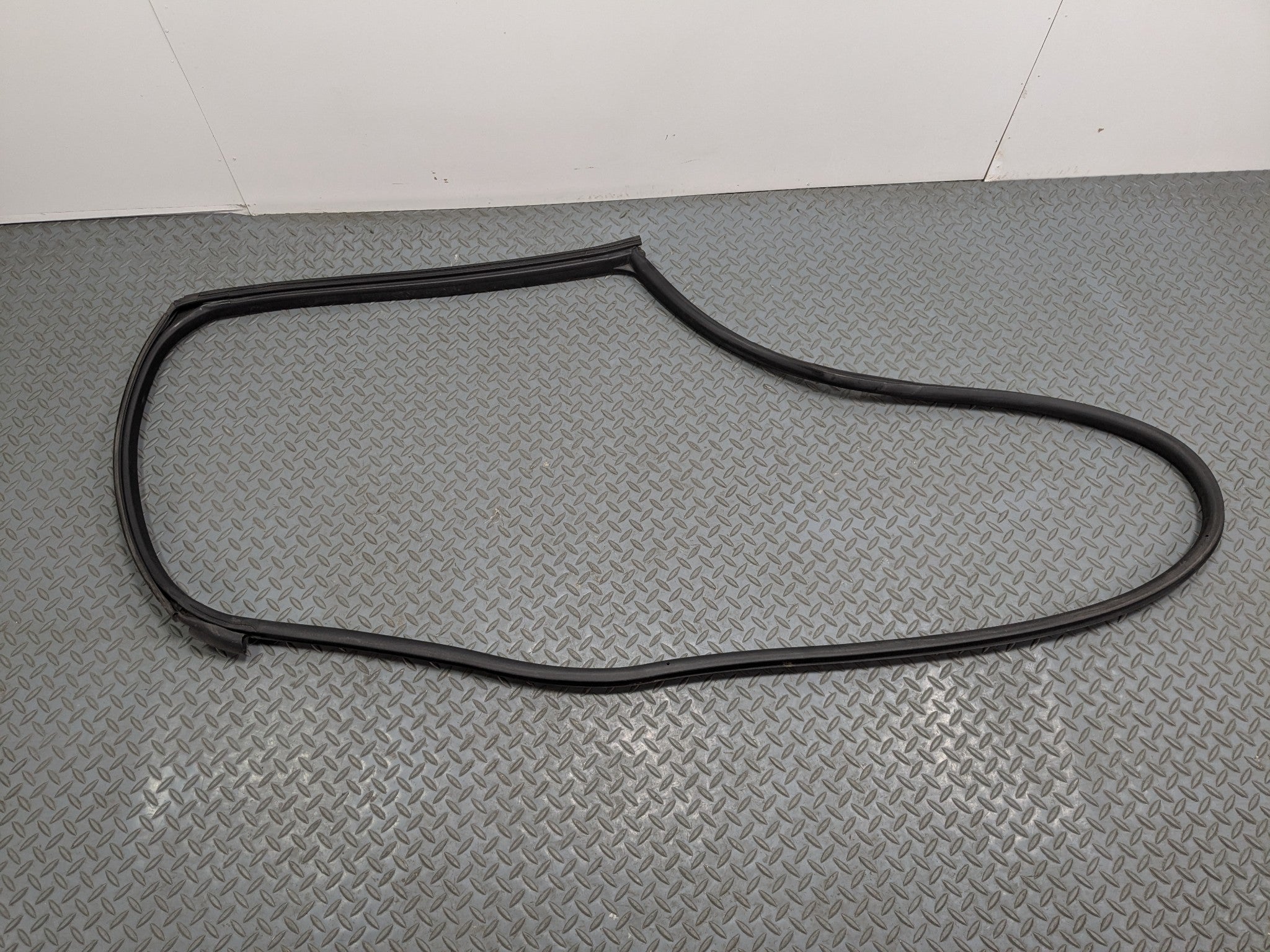 2008 - 2014 MINI COOPER OEM DOOR SEAL WEATHER STRIPPING RUBBER FRONT LEFT SIDE